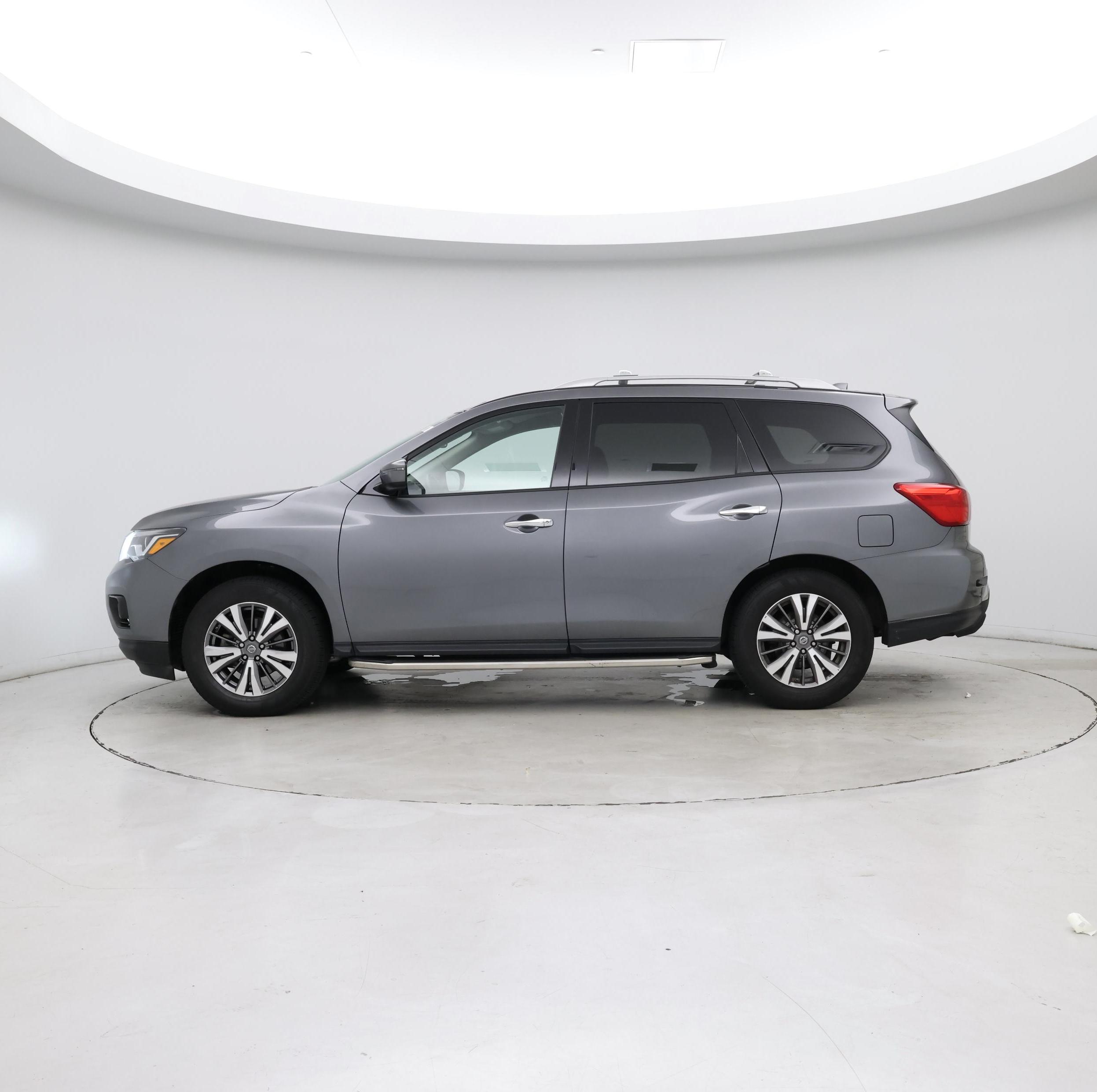 Thumbnail: 2019 Nissan Pathfinder - 3