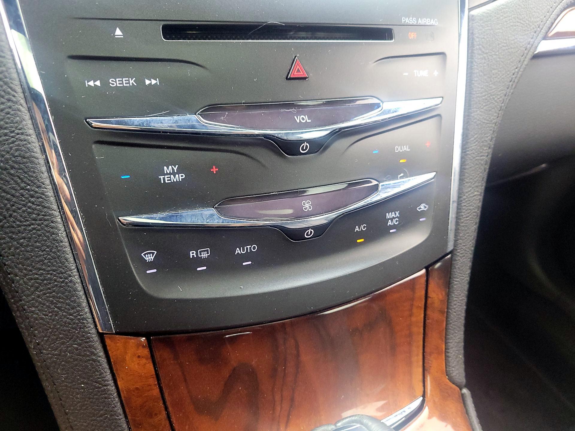 Thumbnail: 2015 Lincoln MKS - 16