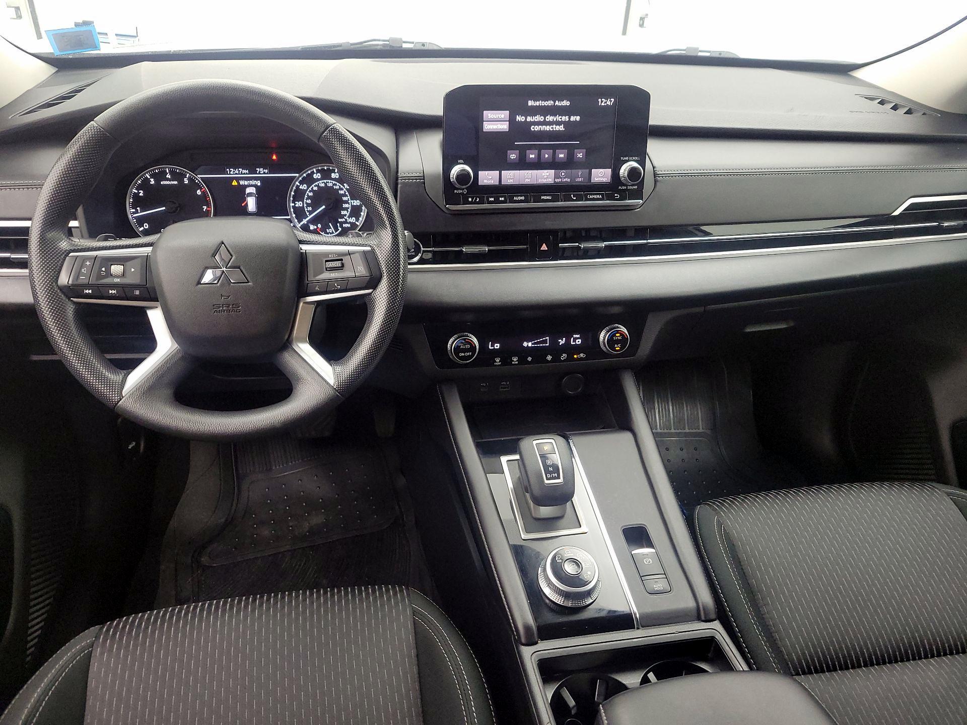 Thumbnail: 2022 Mitsubishi Outlander - 9