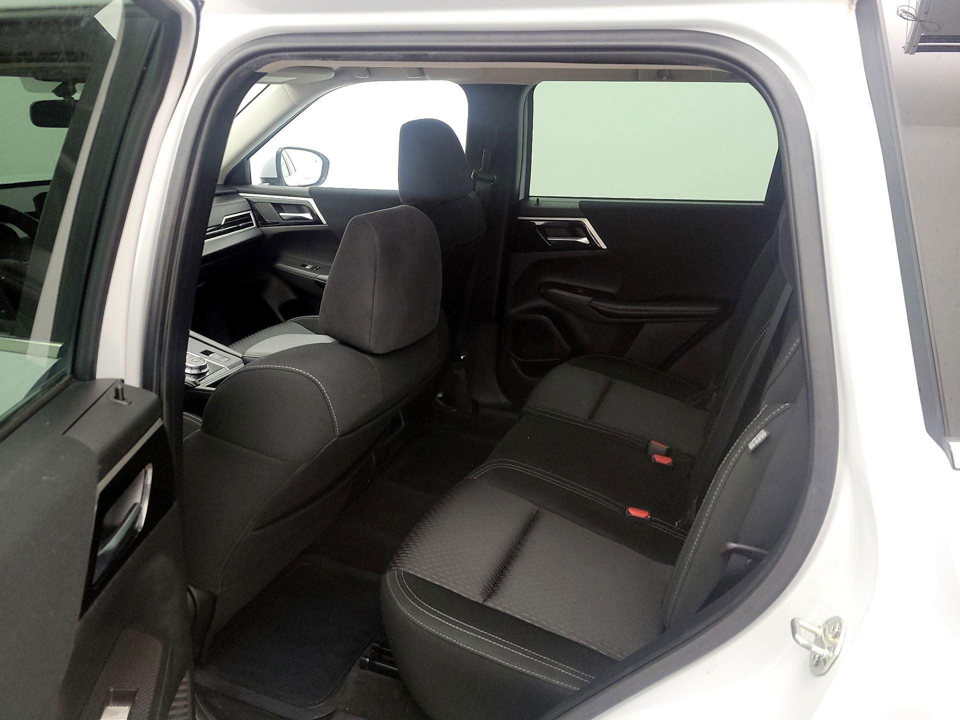 Thumbnail: 2022 Mitsubishi Outlander - 19