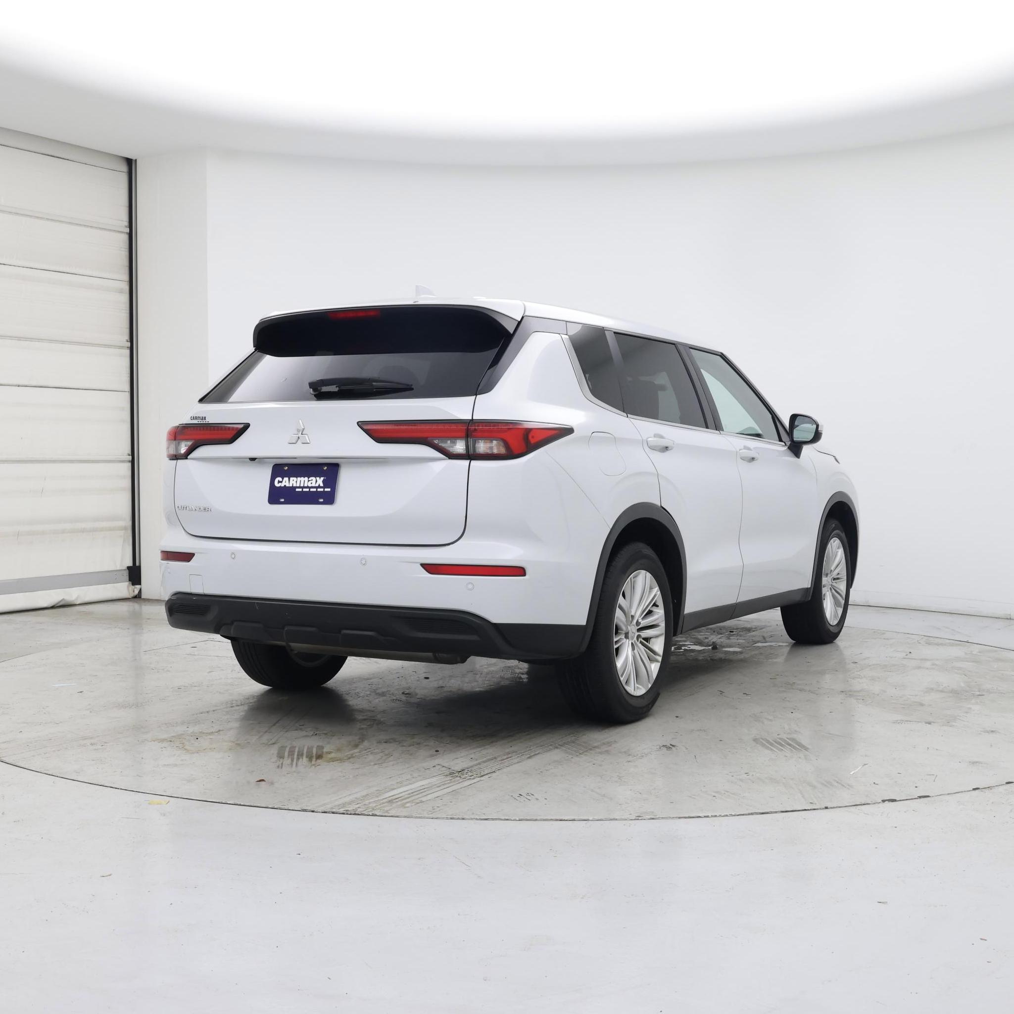 Thumbnail: 2022 Mitsubishi Outlander - 8