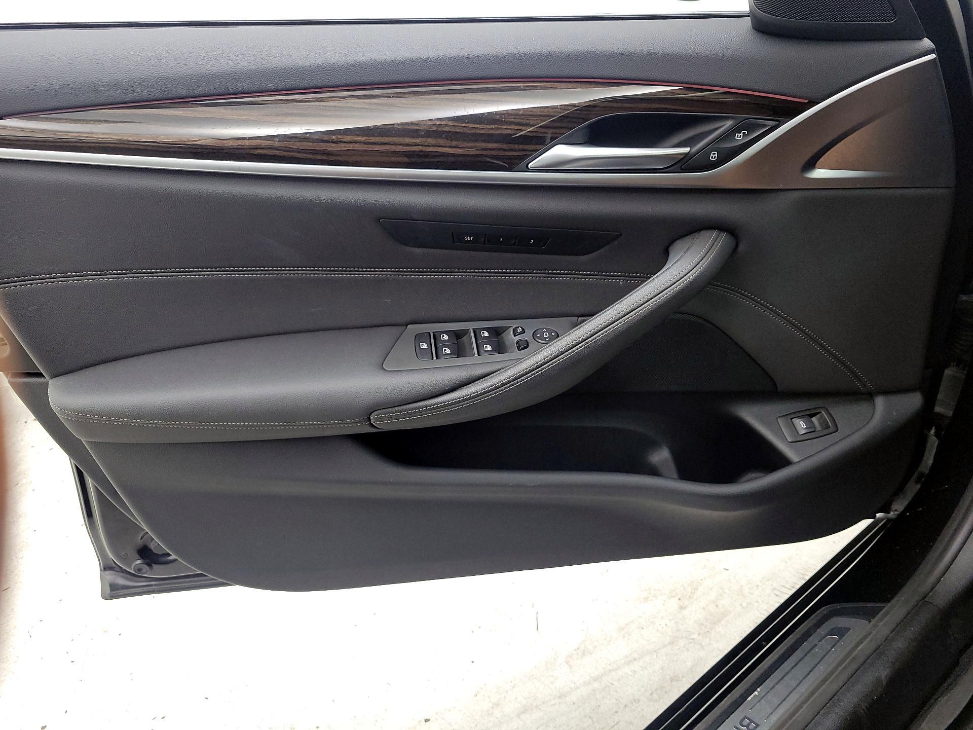 Thumbnail: 2021 BMW 5 Series - 12
