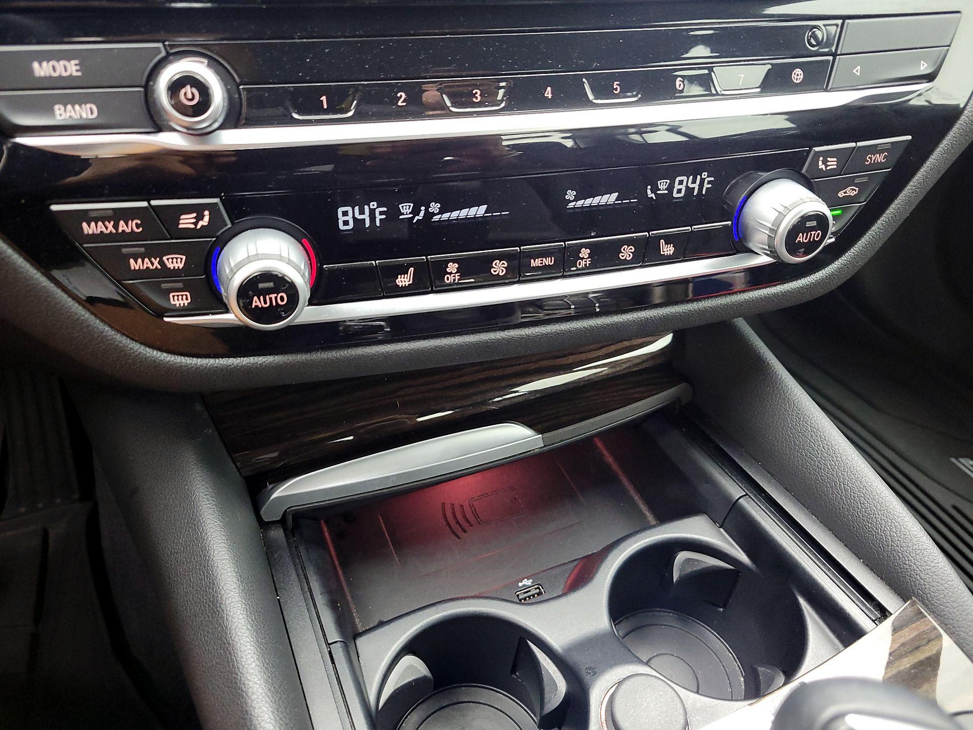 Thumbnail: 2021 BMW 5 Series - 17