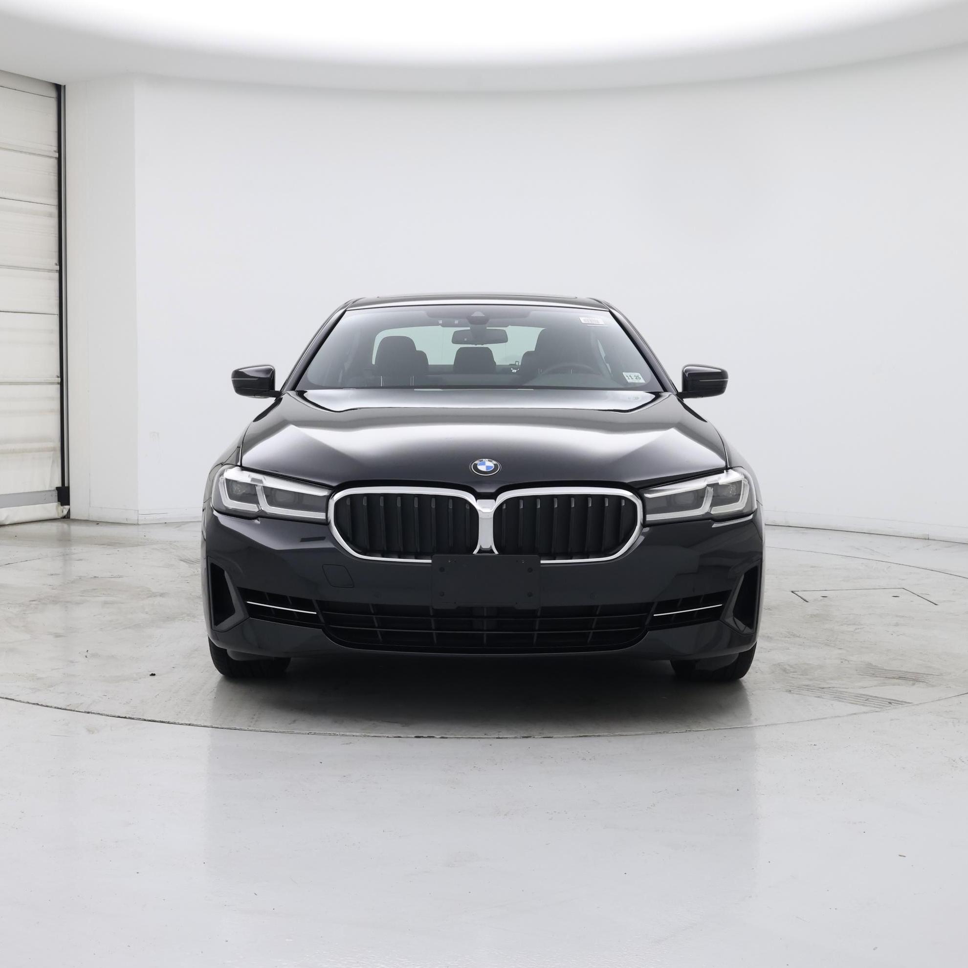 Thumbnail: 2021 BMW 5 Series - 5