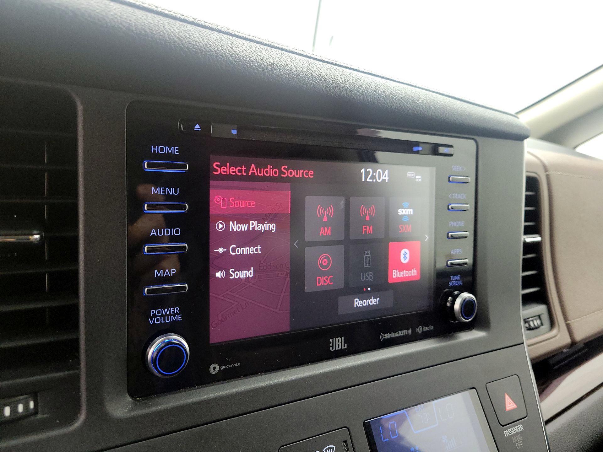 Thumbnail: 2019 Toyota Sienna - 16
