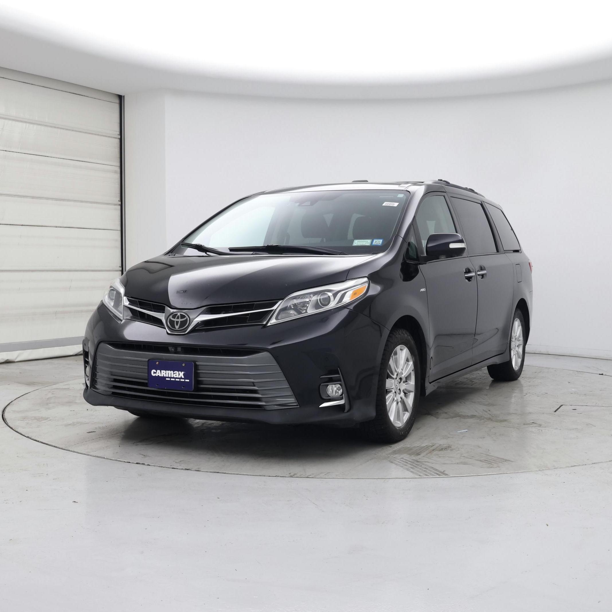 Thumbnail: 2019 Toyota Sienna - 4