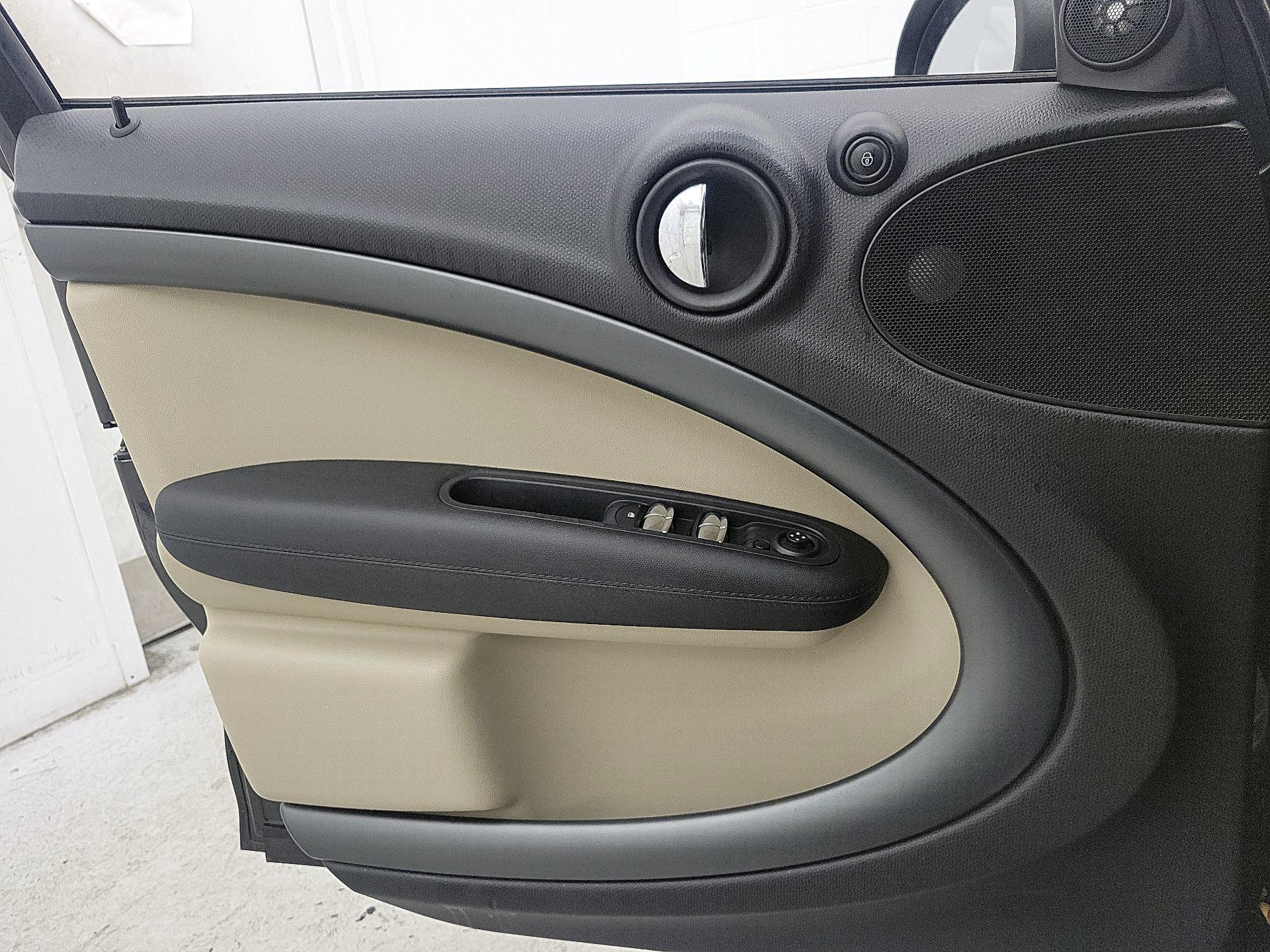 Thumbnail: 2015 MINI Cooper Countryman - 12