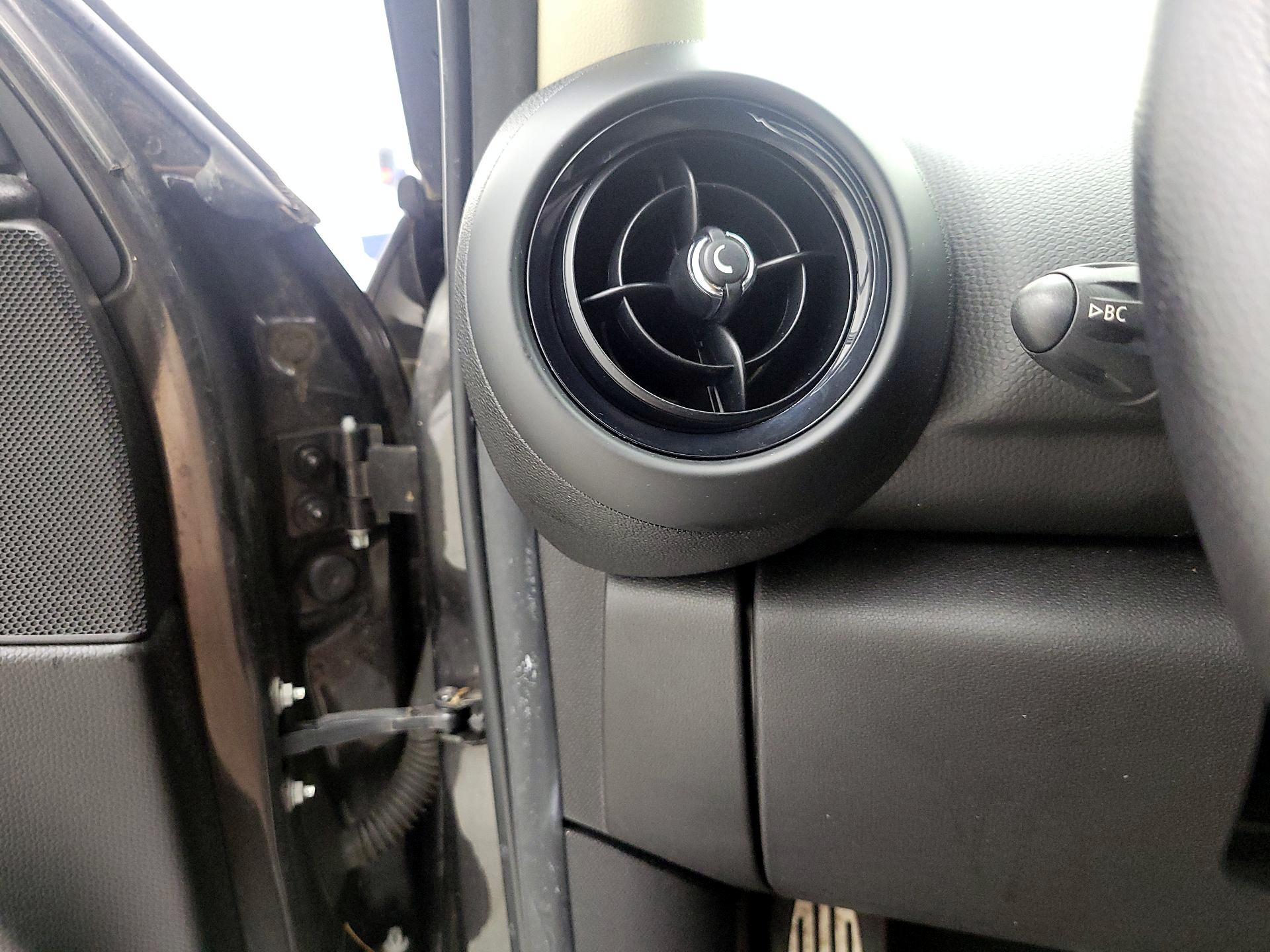 Thumbnail: 2015 MINI Cooper Countryman - 13