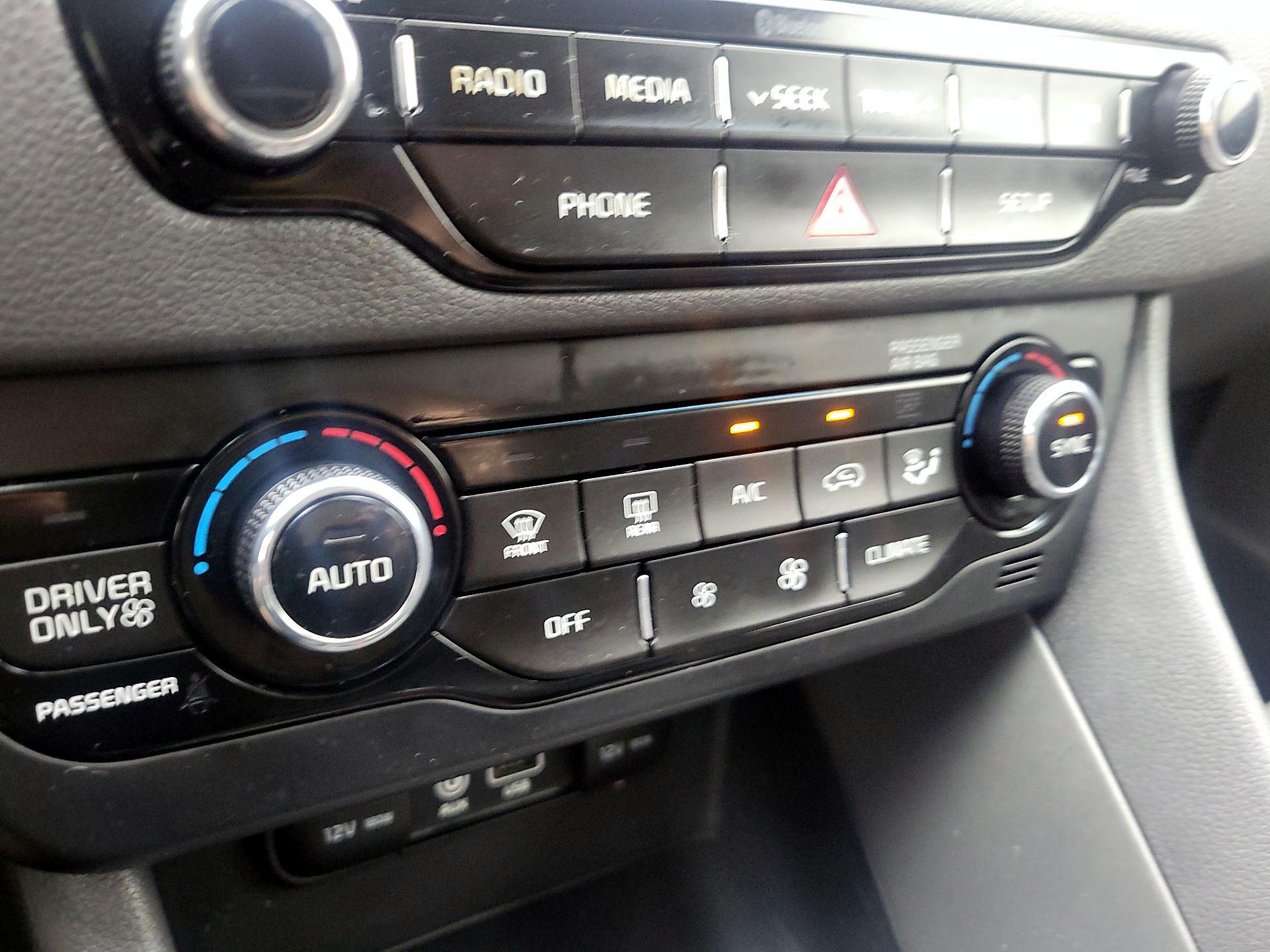 Thumbnail: 2019 Kia Niro - 16