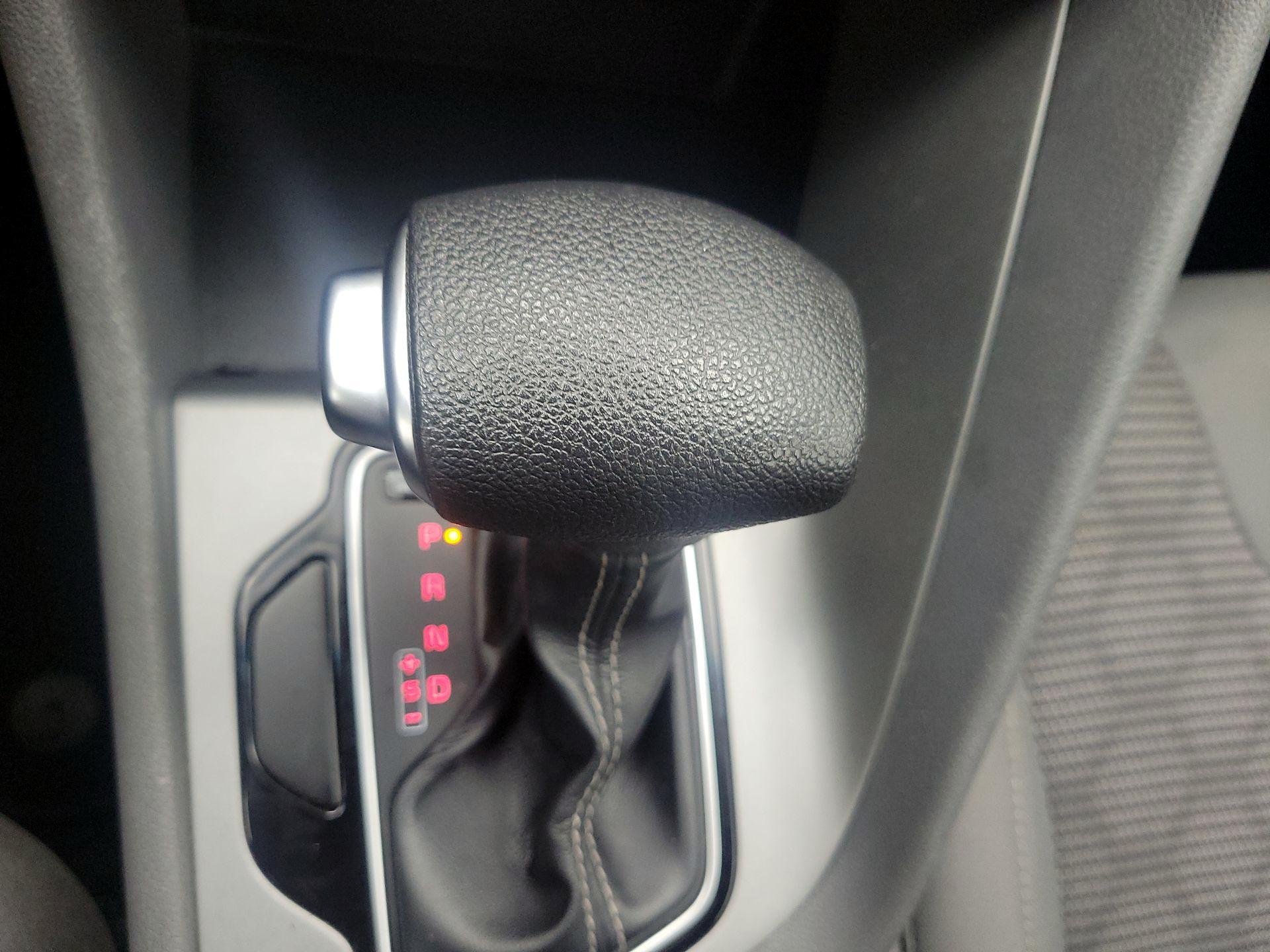 Thumbnail: 2019 Kia Niro - 17
