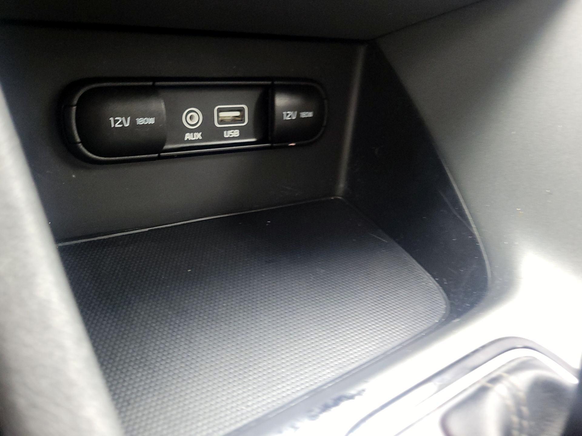 Thumbnail: 2019 Kia Niro - 18