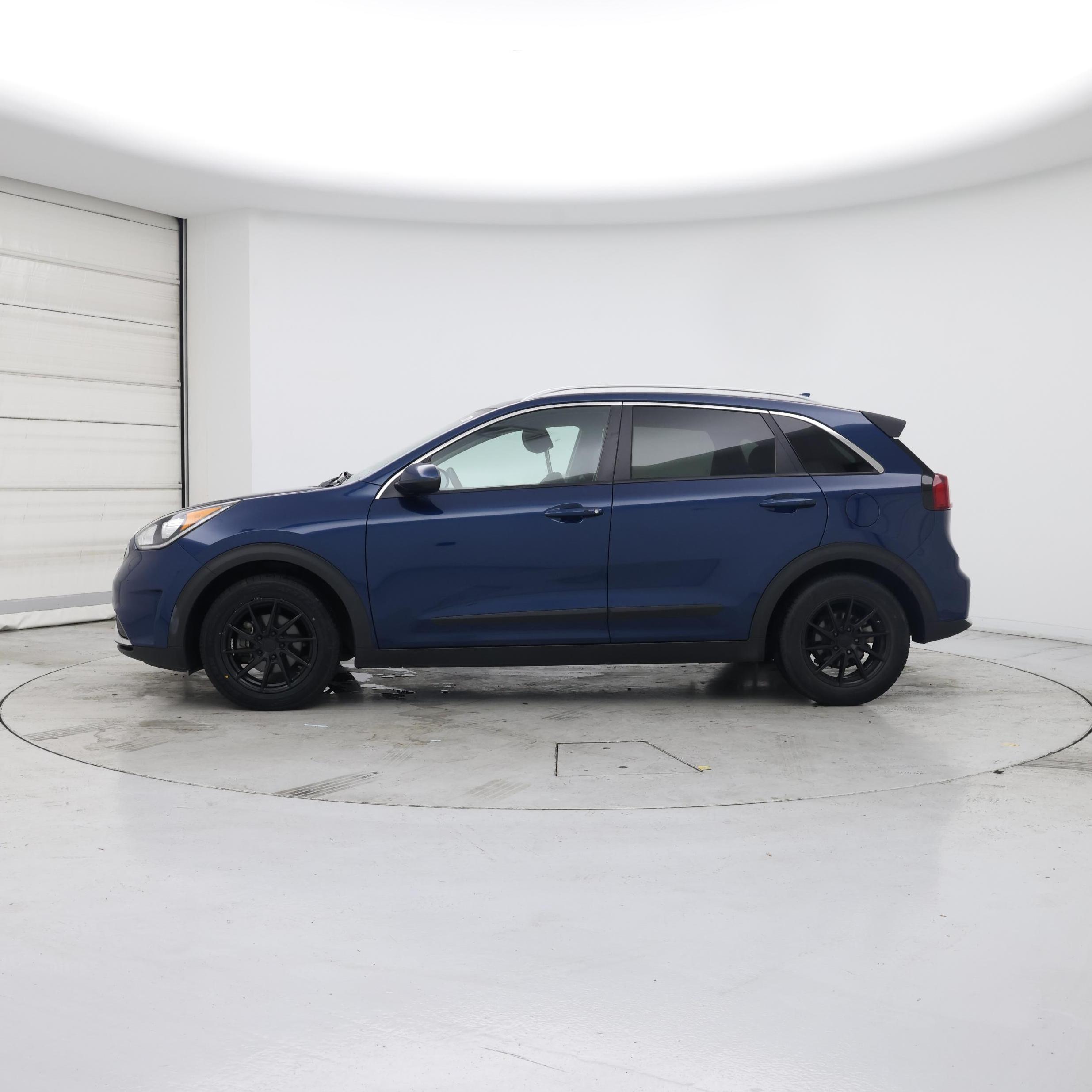 Thumbnail: 2019 Kia Niro - 3