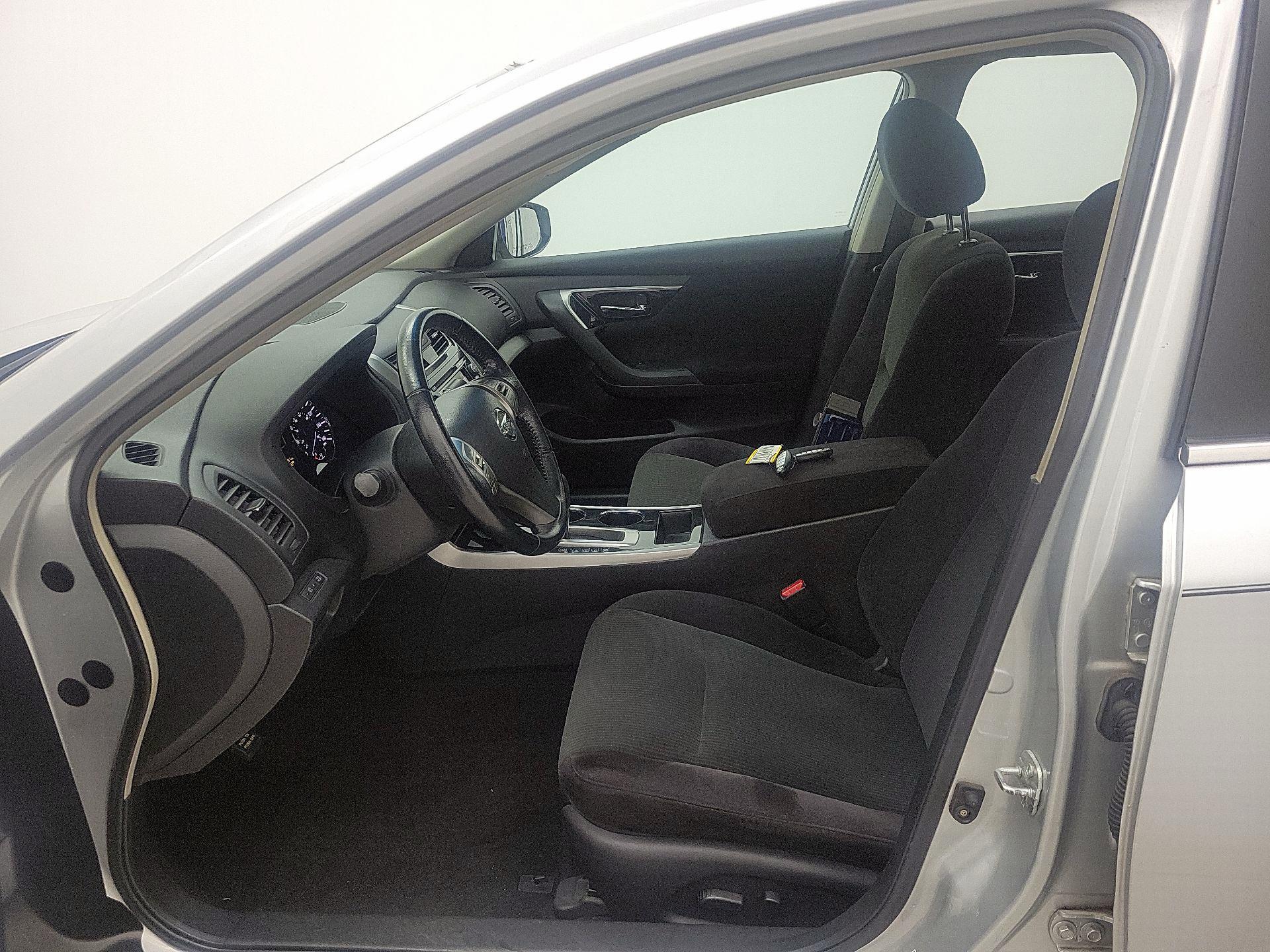 Thumbnail: 2013 Nissan Altima - 11