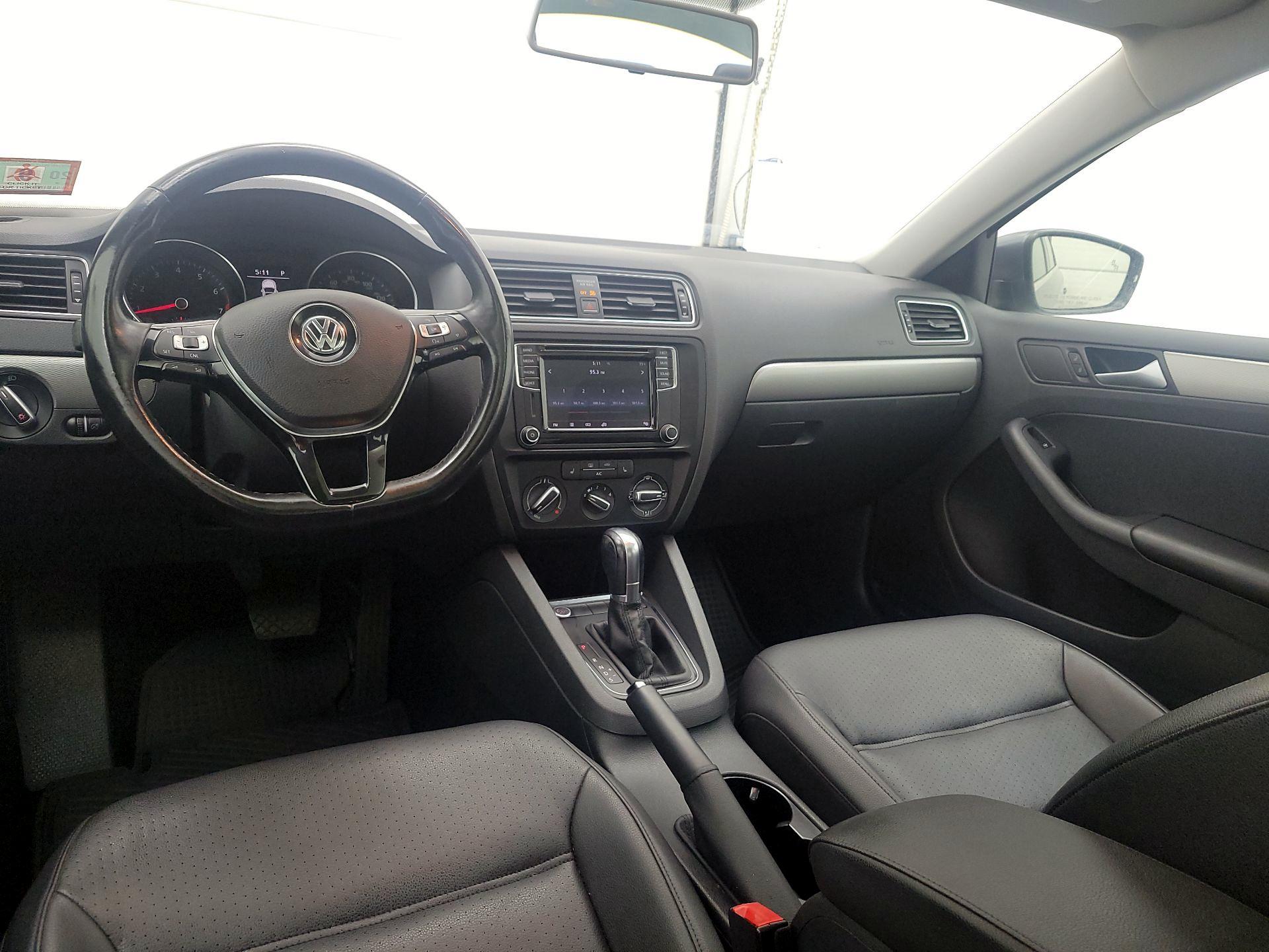 Thumbnail: 2017 Volkswagen Jetta - 10