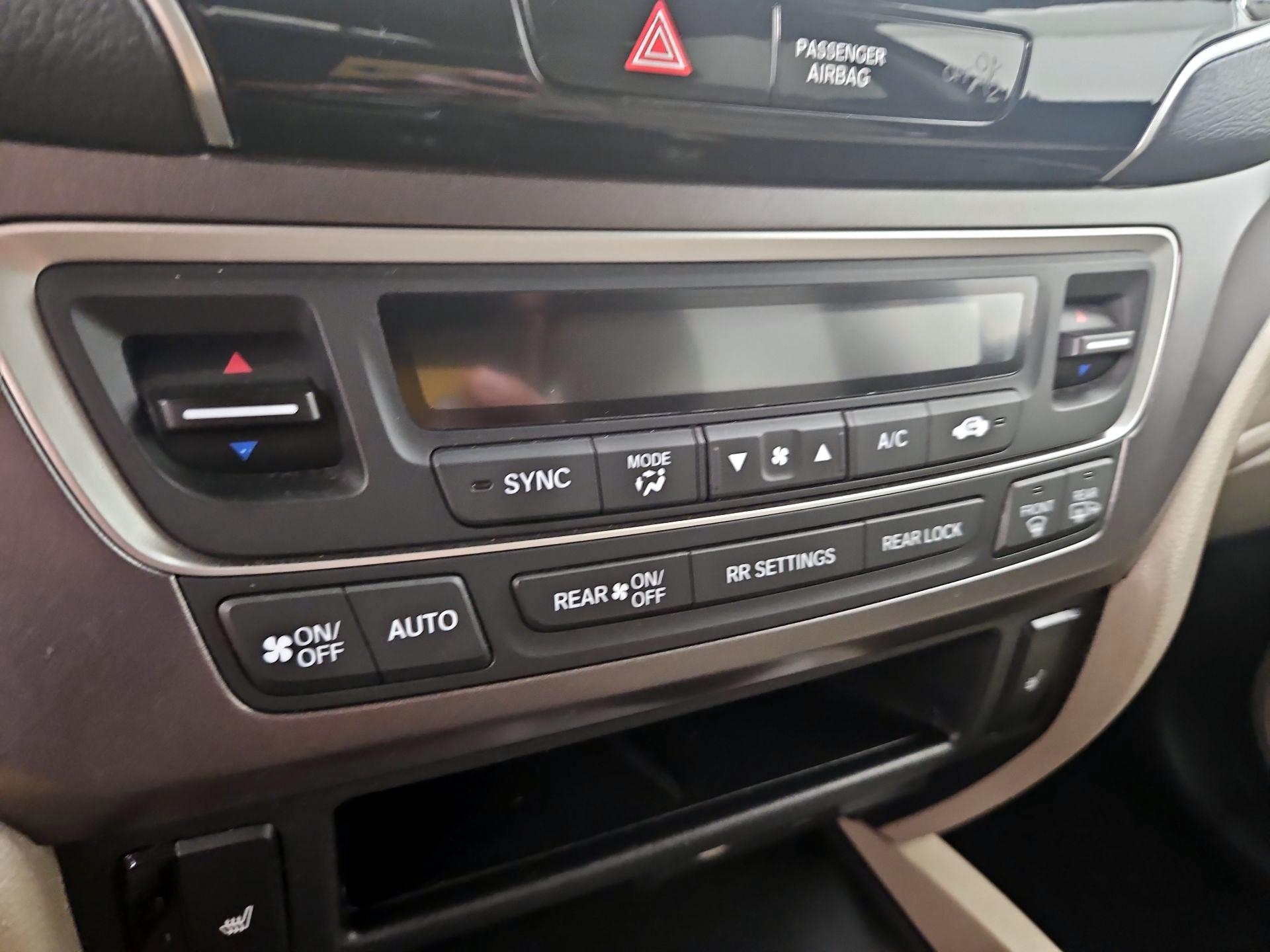 Thumbnail: 2020 Honda Pilot - 16