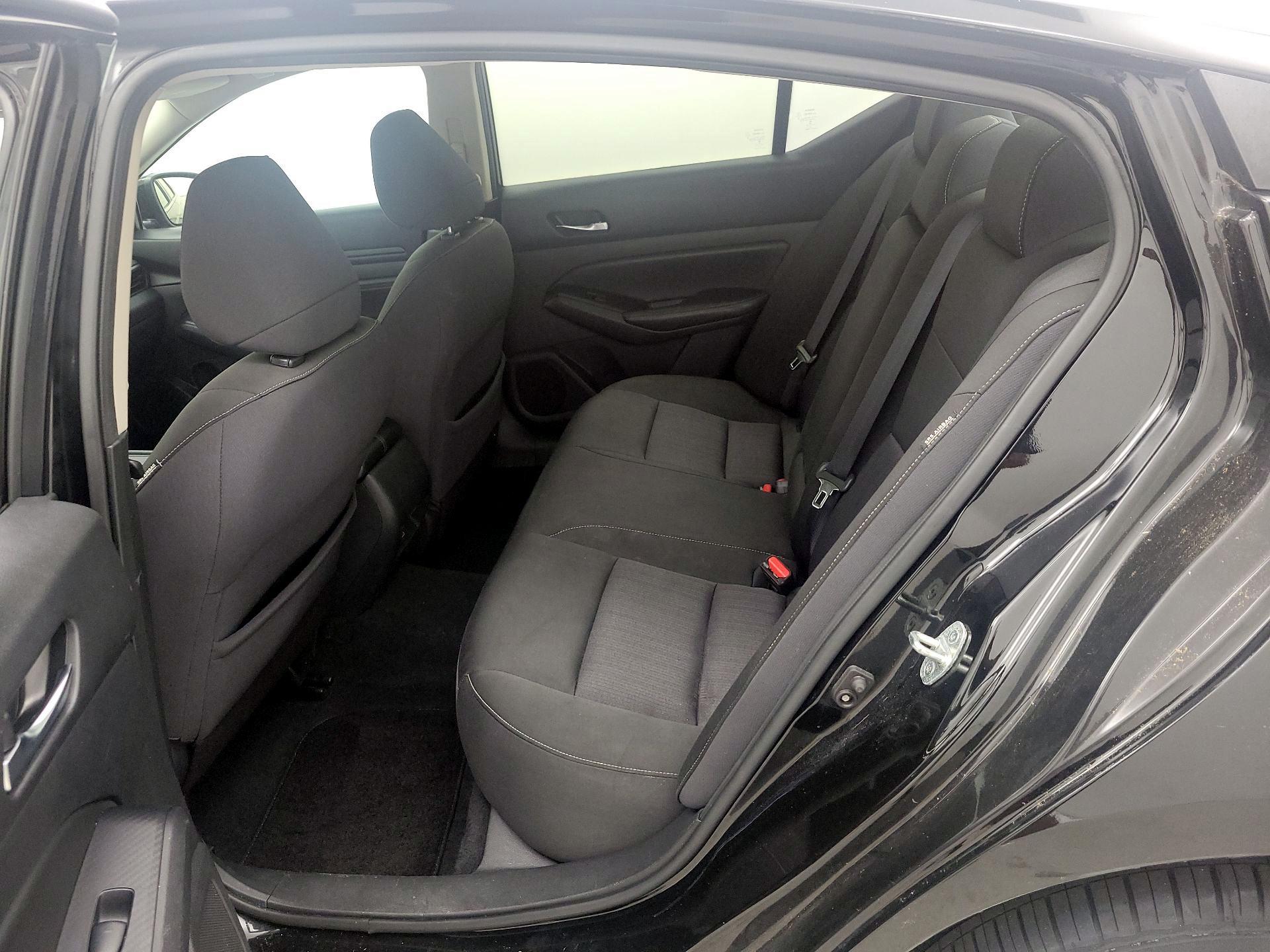 Thumbnail: 2019 Nissan Altima - 19