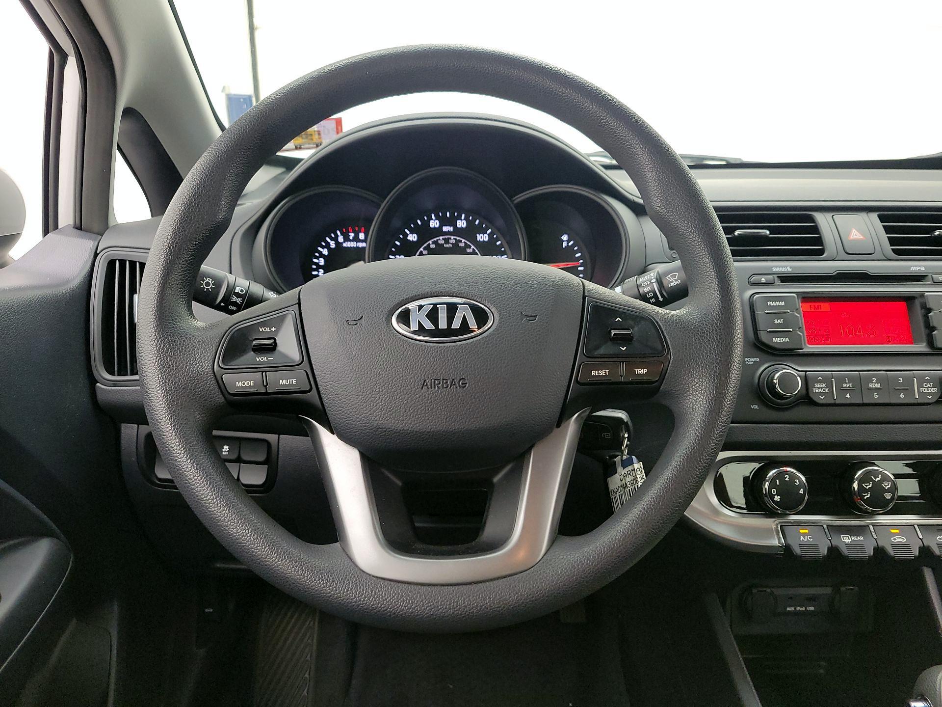 Thumbnail: 2013 Kia Rio - 10