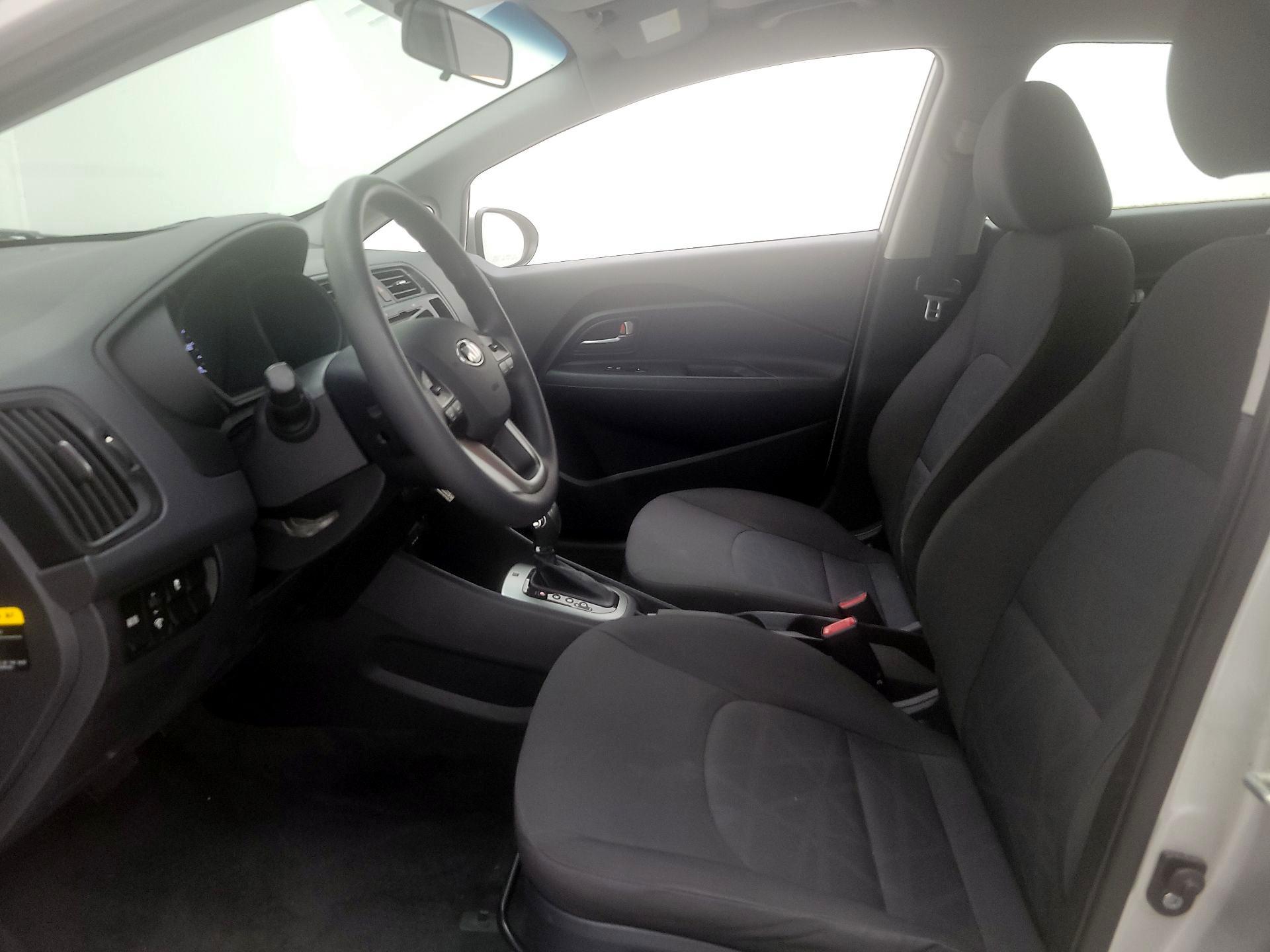 Thumbnail: 2013 Kia Rio - 11