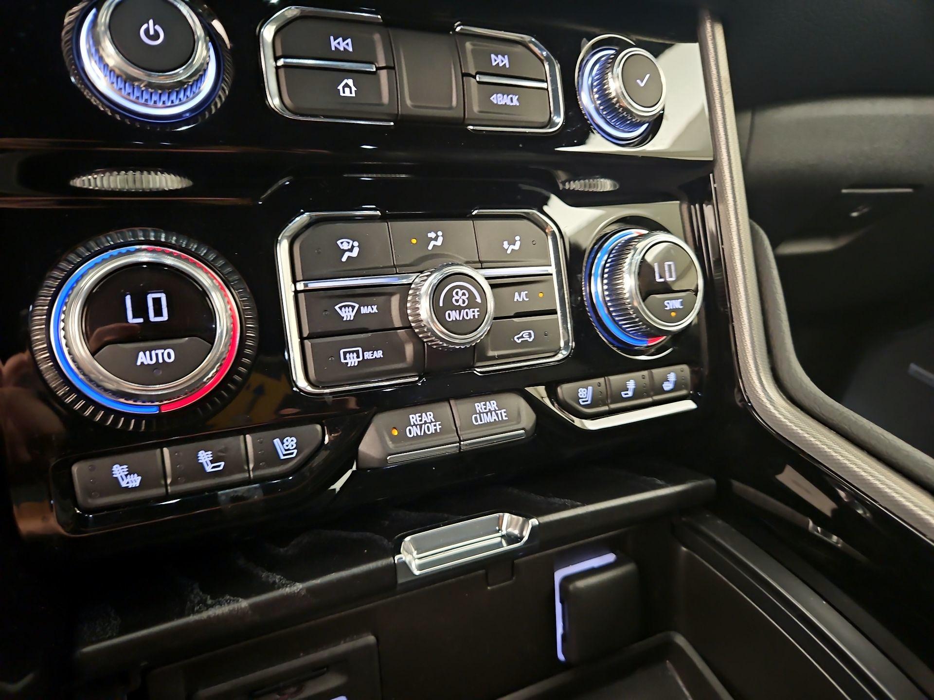 Thumbnail: 2021 GMC Yukon XL - 17