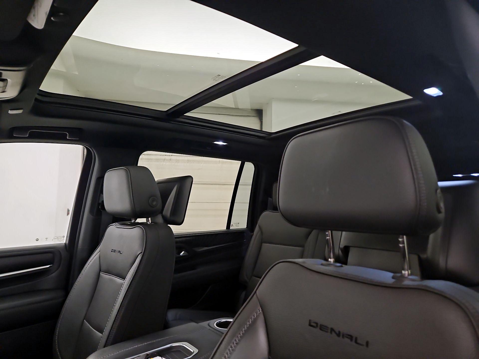 Thumbnail: 2021 GMC Yukon XL - 20