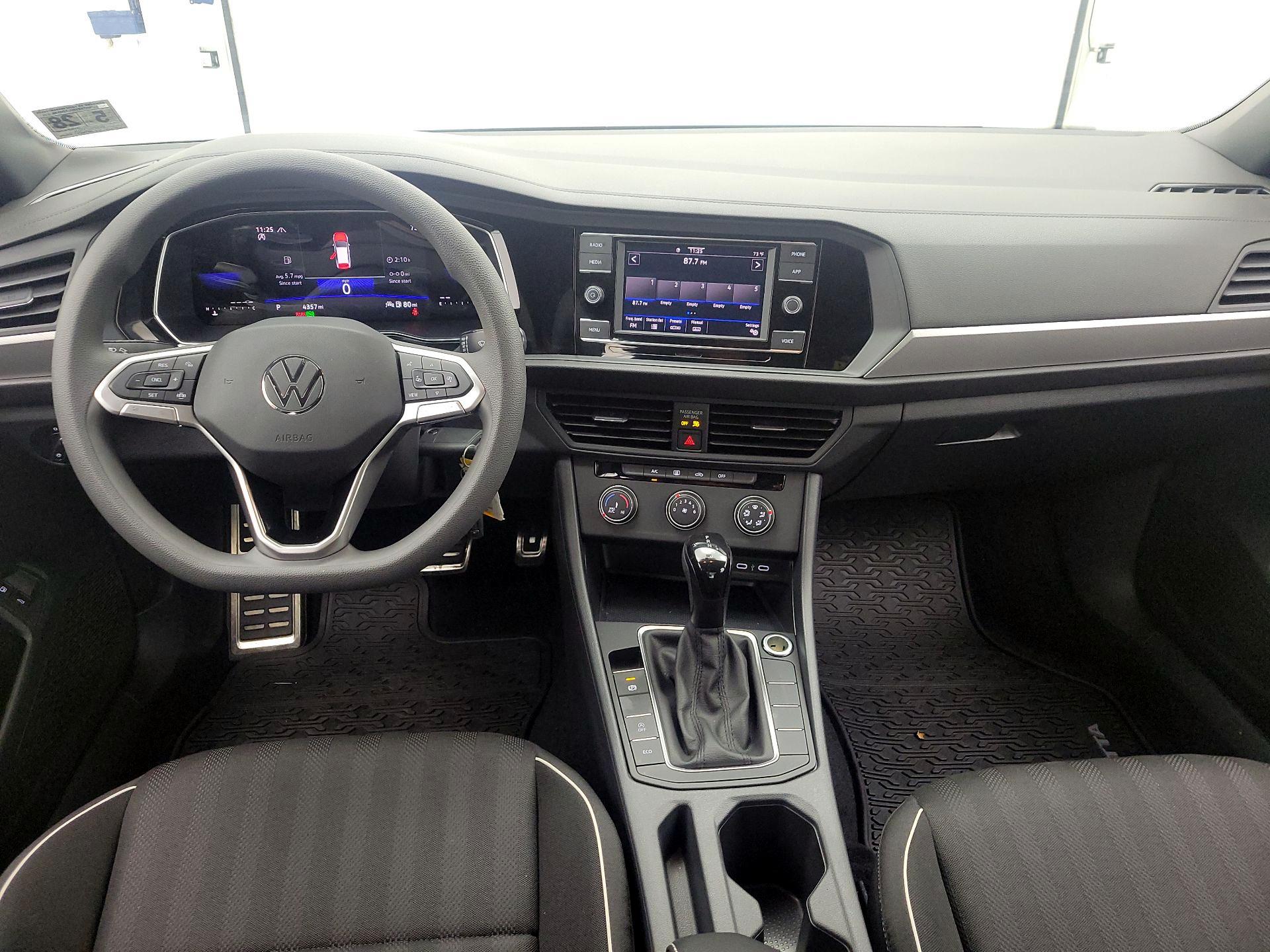 Thumbnail: 2023 Volkswagen Jetta - 9