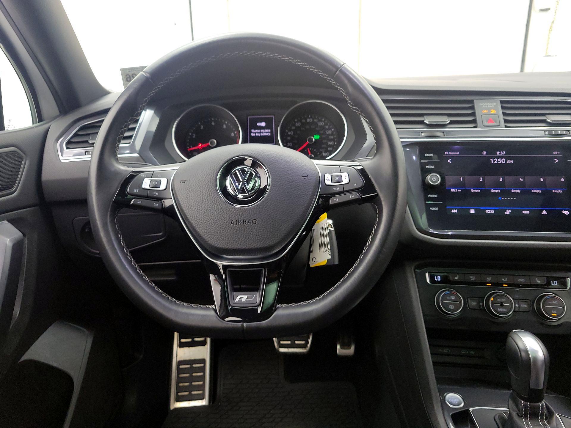 Thumbnail: 2021 Volkswagen Tiguan - 10