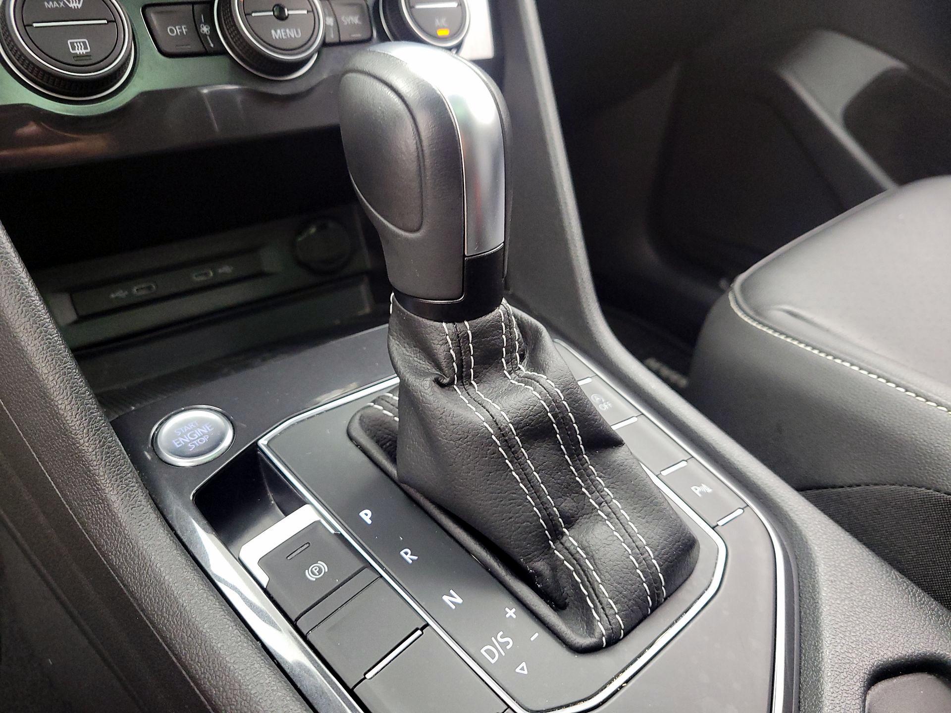 Thumbnail: 2021 Volkswagen Tiguan - 17