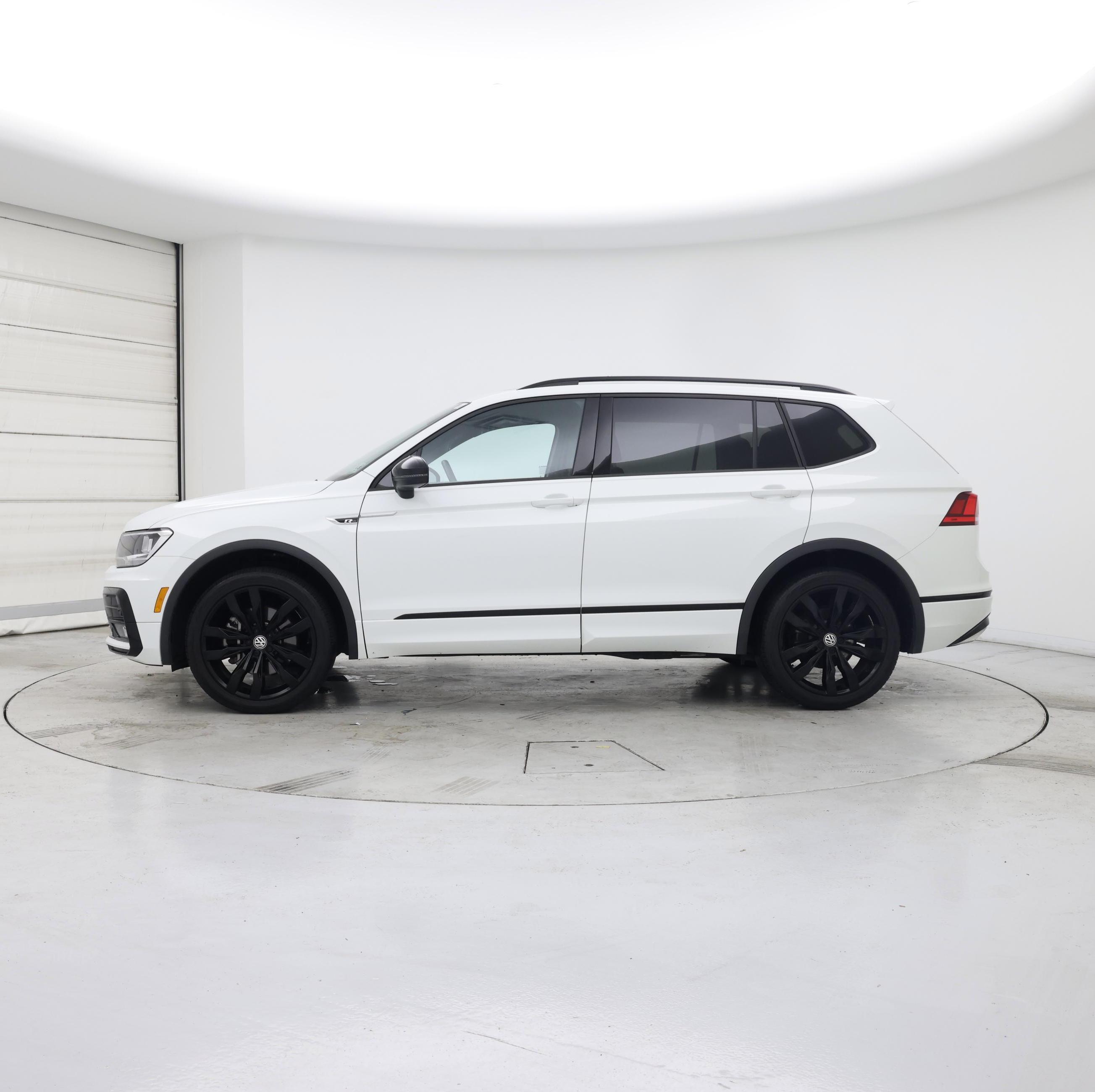 Thumbnail: 2021 Volkswagen Tiguan - 3