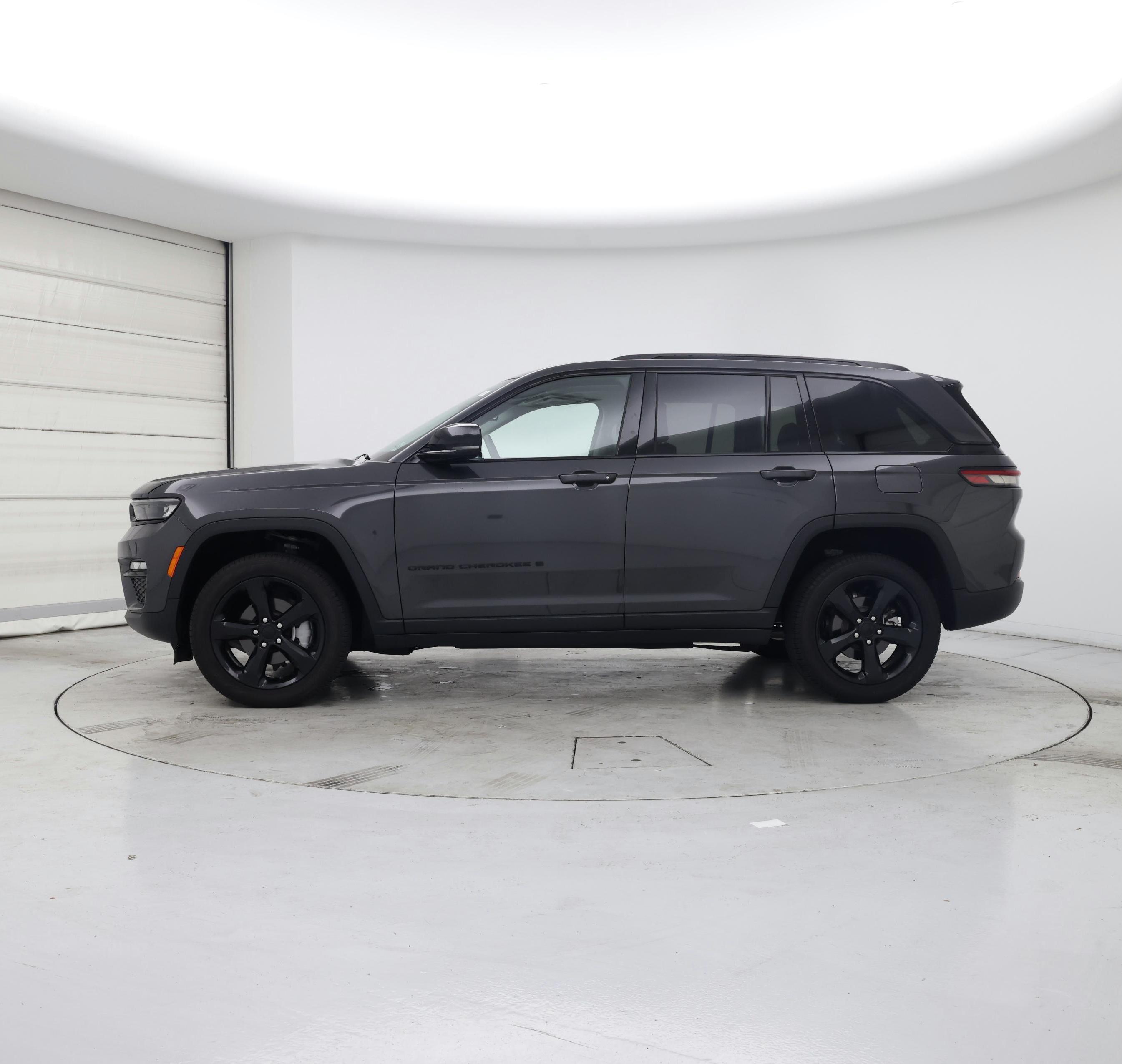 Thumbnail: 2023 Jeep Grand Cherokee - 3