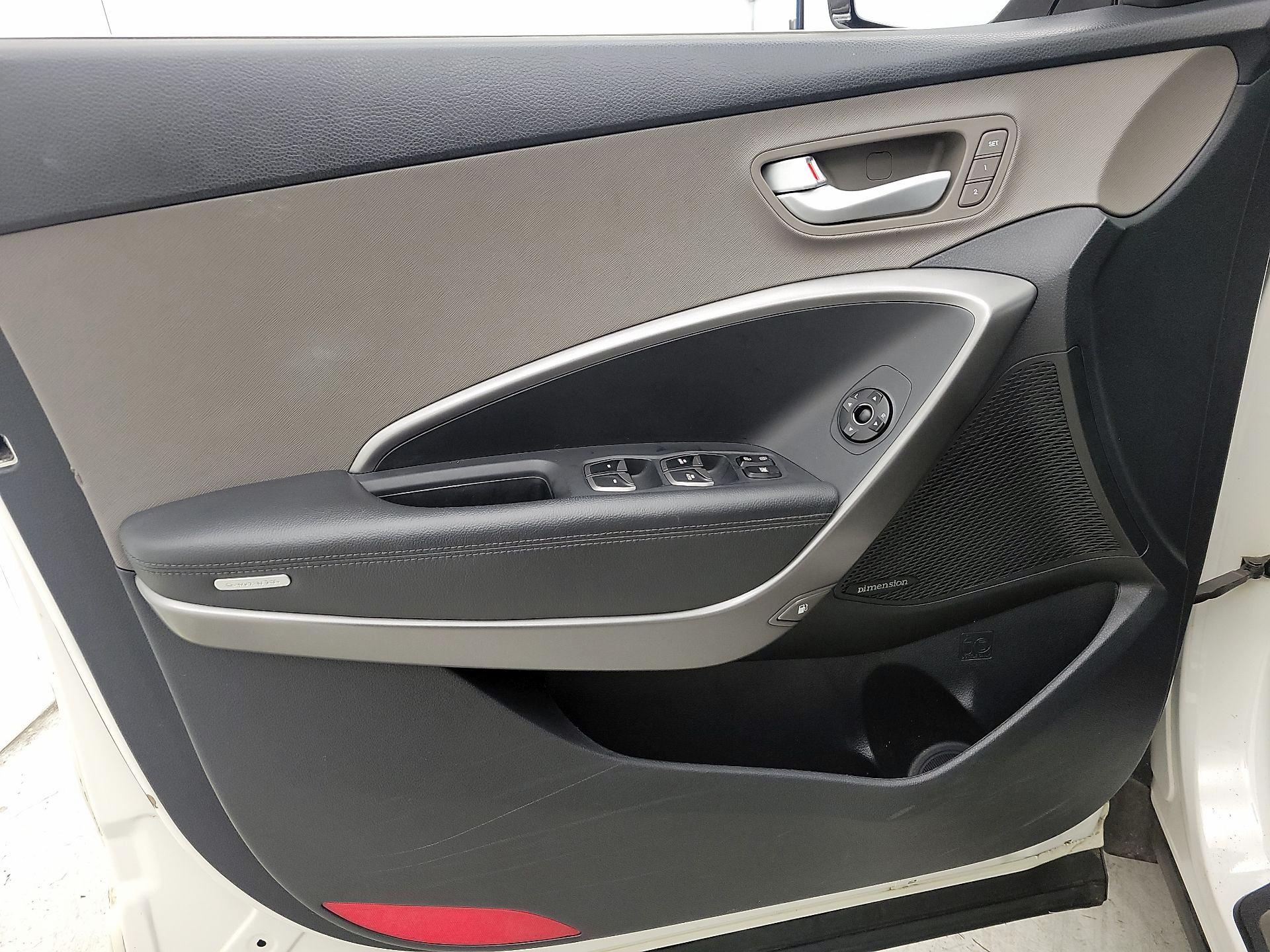 Thumbnail: 2015 Hyundai Santa Fe - 12