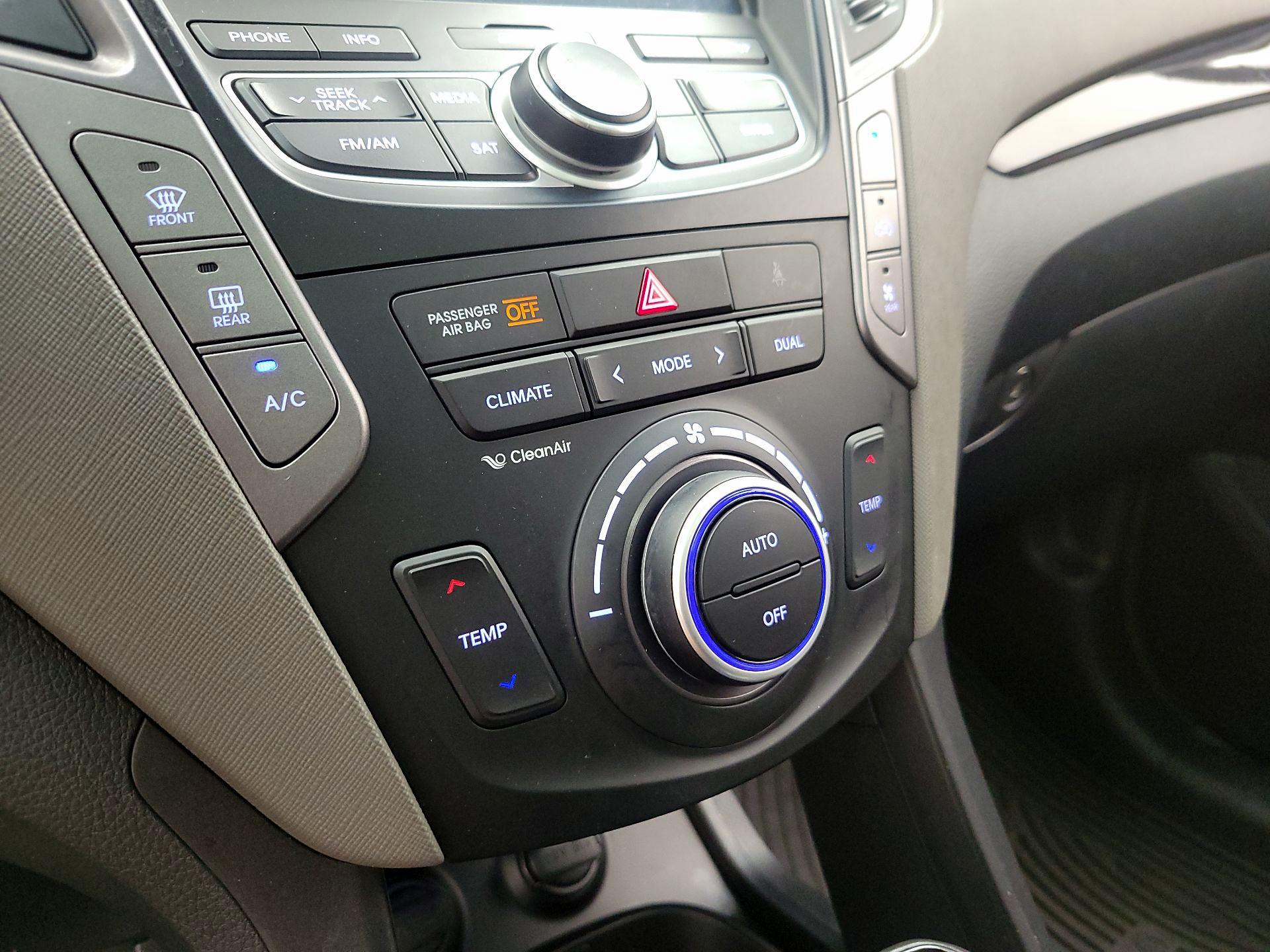 Thumbnail: 2015 Hyundai Santa Fe - 17