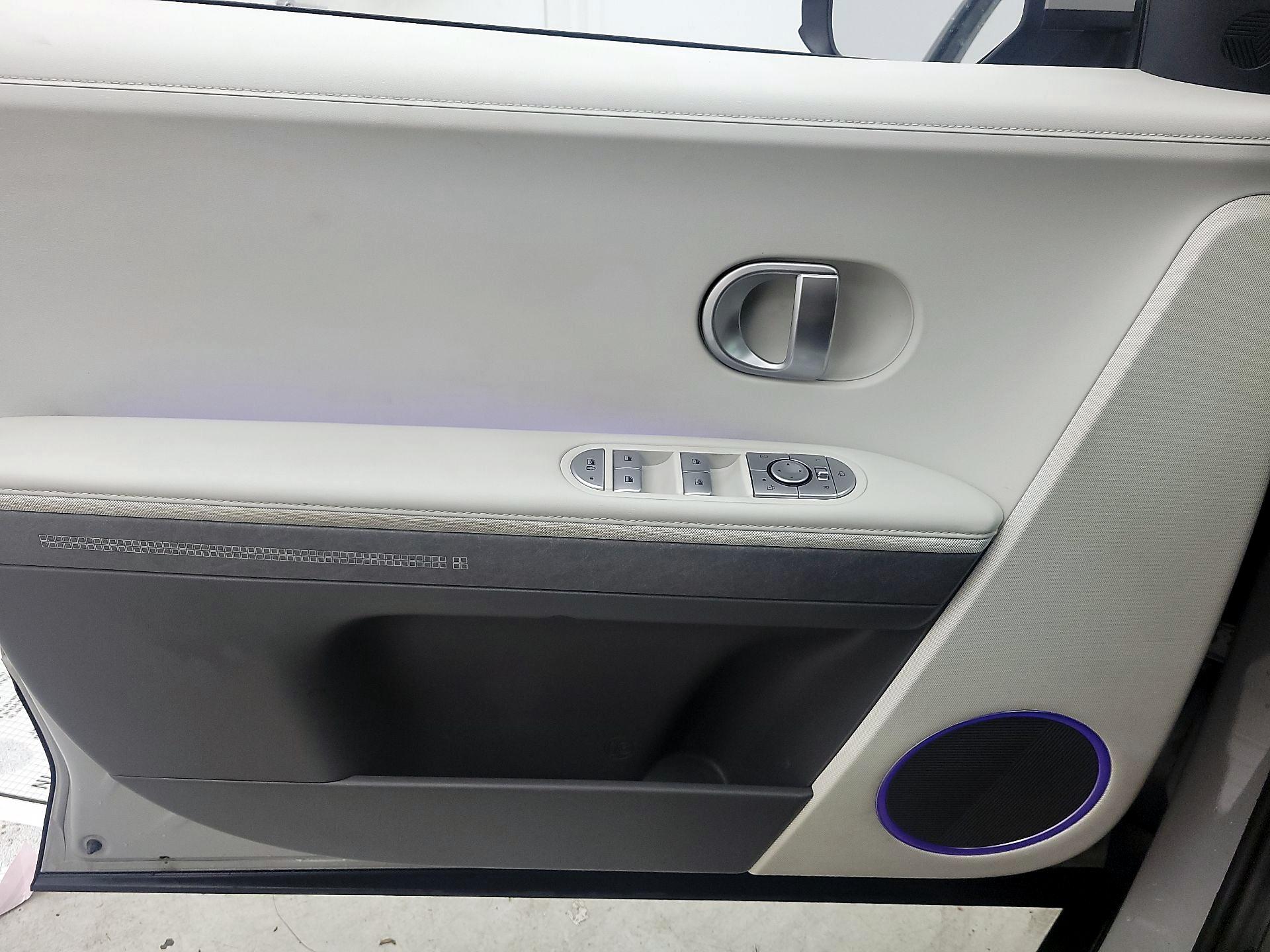 Thumbnail: 2022 Hyundai Ioniq 5 - 12