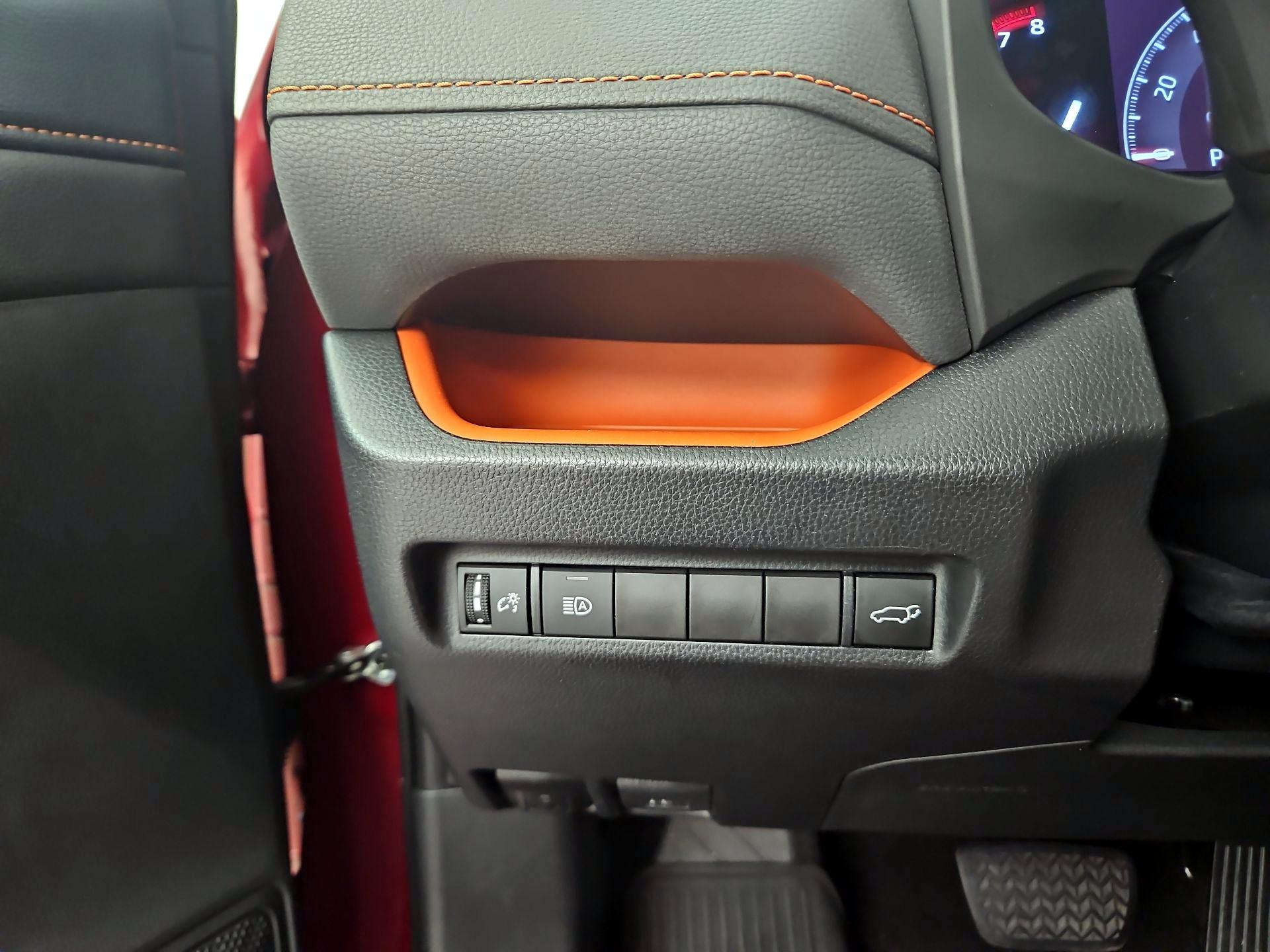 Thumbnail: 2019 Toyota RAV4 - 13