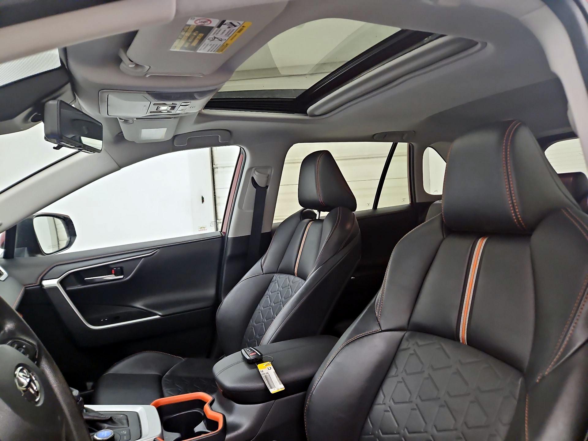 Thumbnail: 2019 Toyota RAV4 - 20