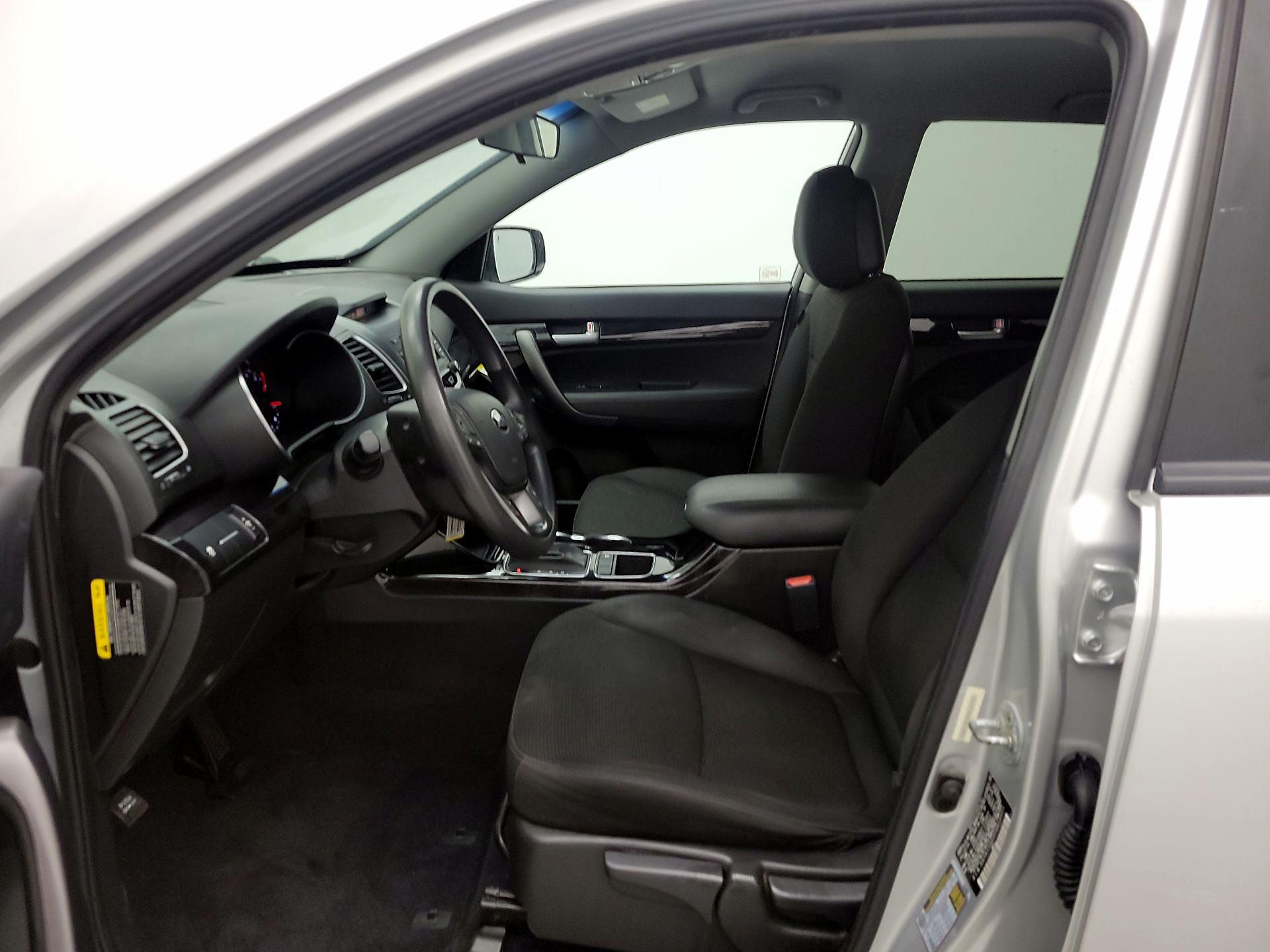 Thumbnail: 2015 Kia Sorento - 17