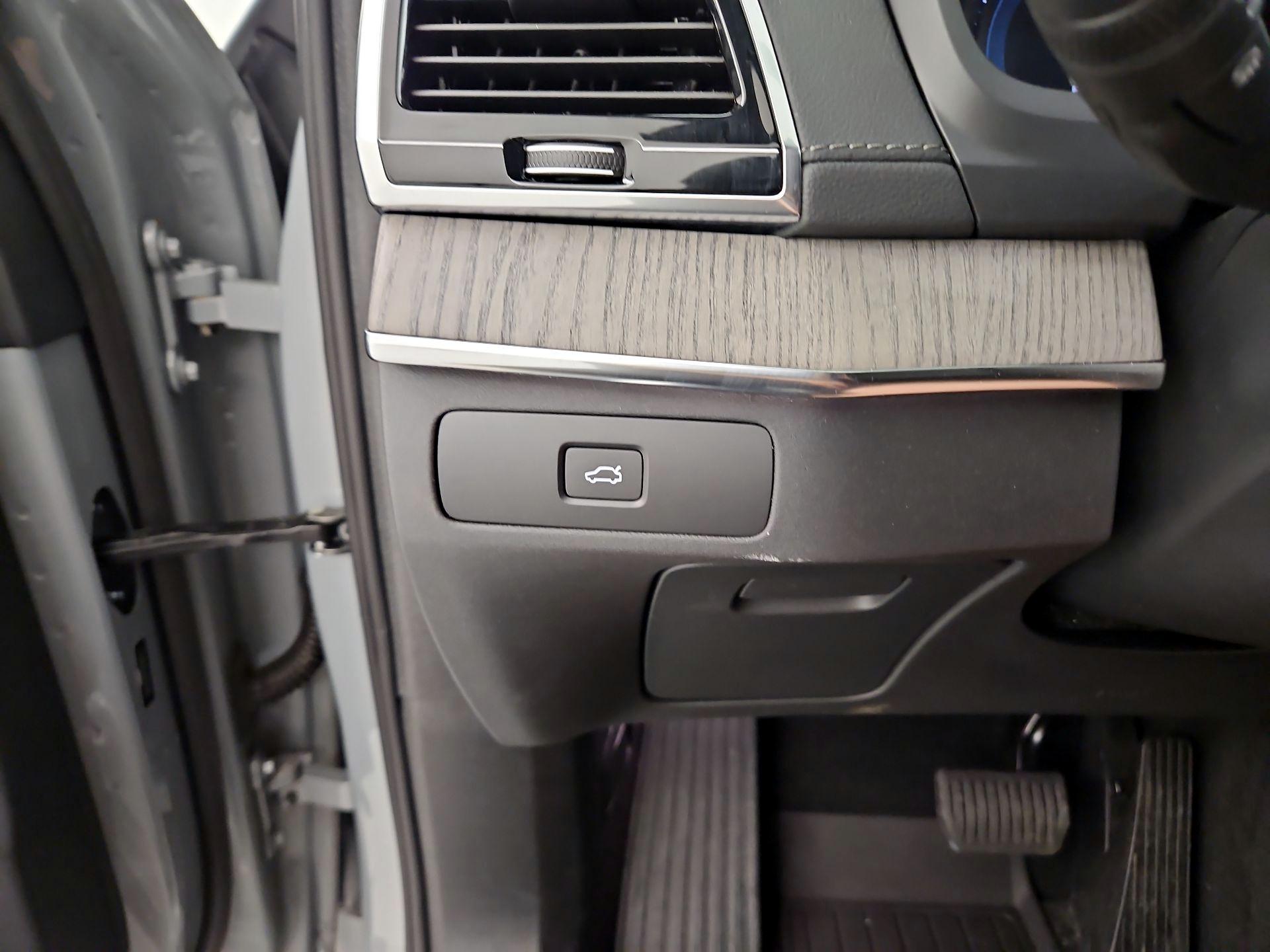 Thumbnail: 2024 Volvo XC90 - 13