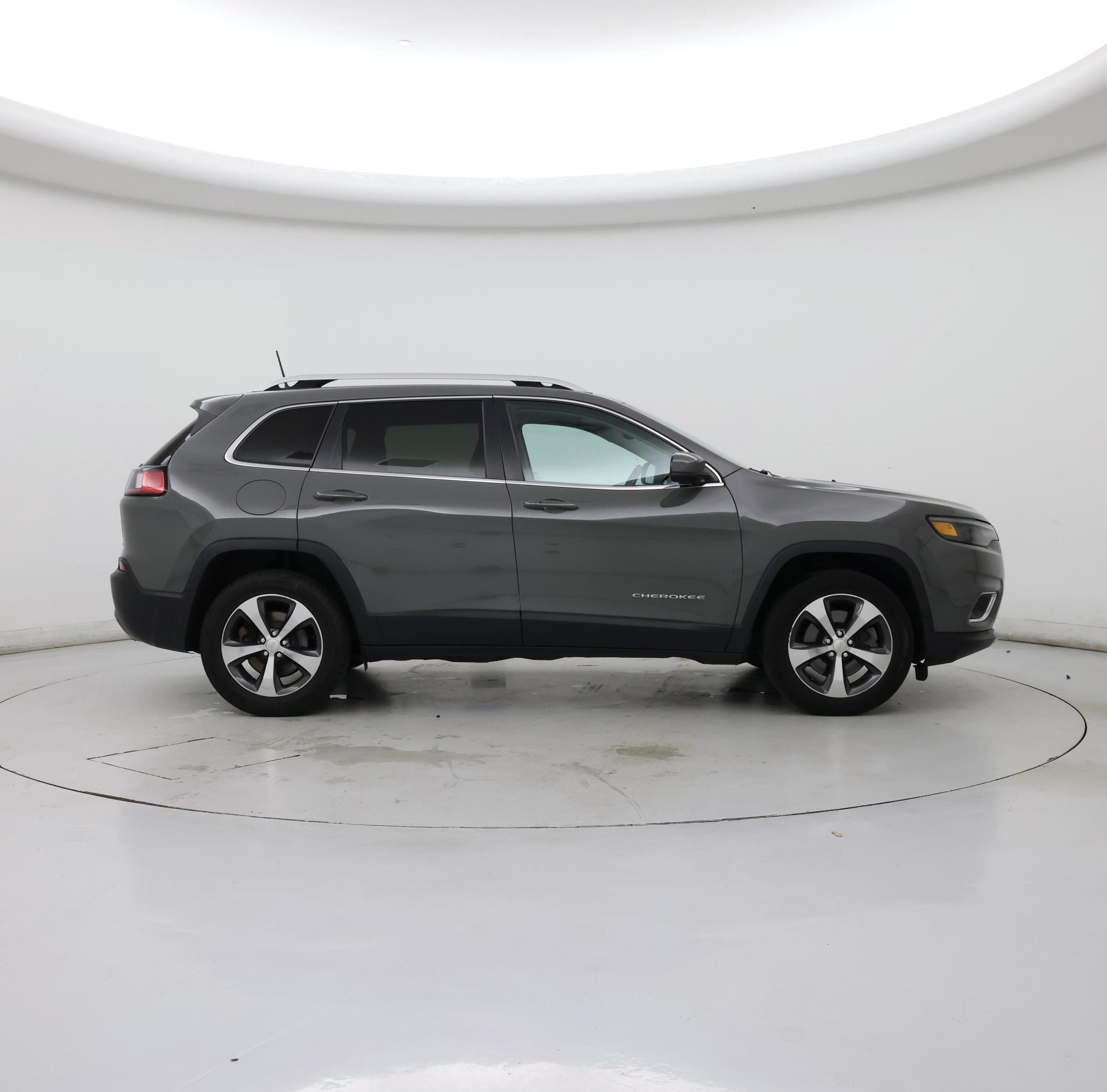 Thumbnail: 2019 Jeep Cherokee - 7