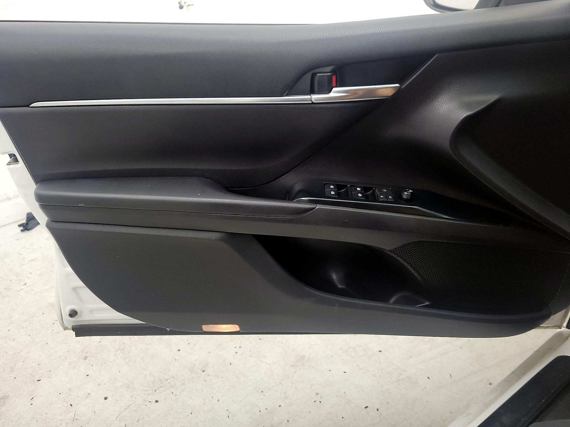 Thumbnail: 2019 Toyota Camry - 12