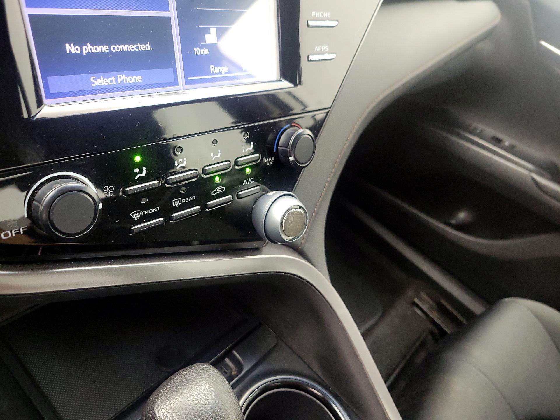 Thumbnail: 2019 Toyota Camry - 15