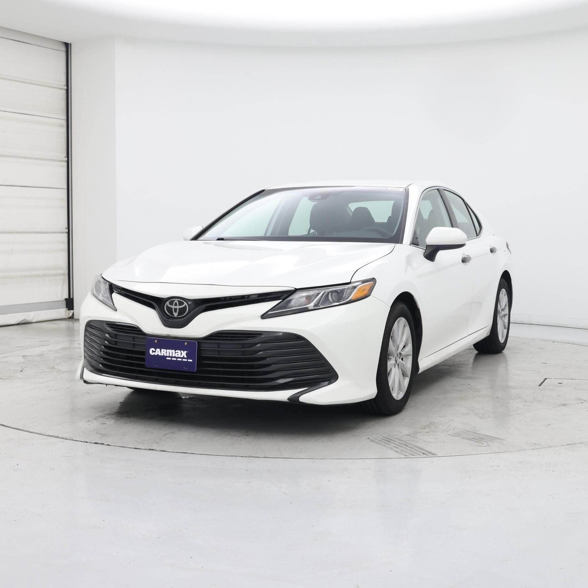 Thumbnail: 2019 Toyota Camry - 4