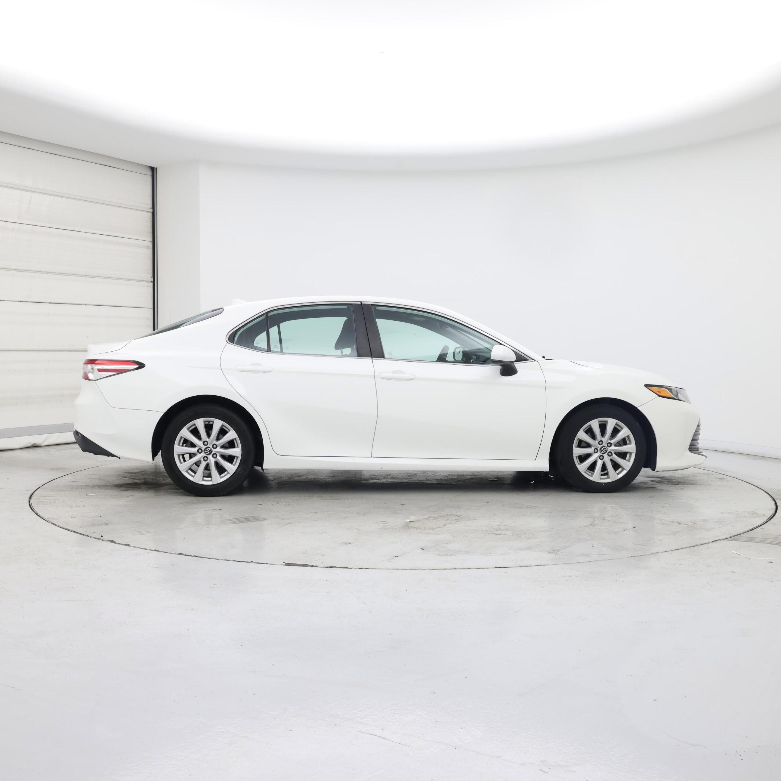 Thumbnail: 2019 Toyota Camry - 7