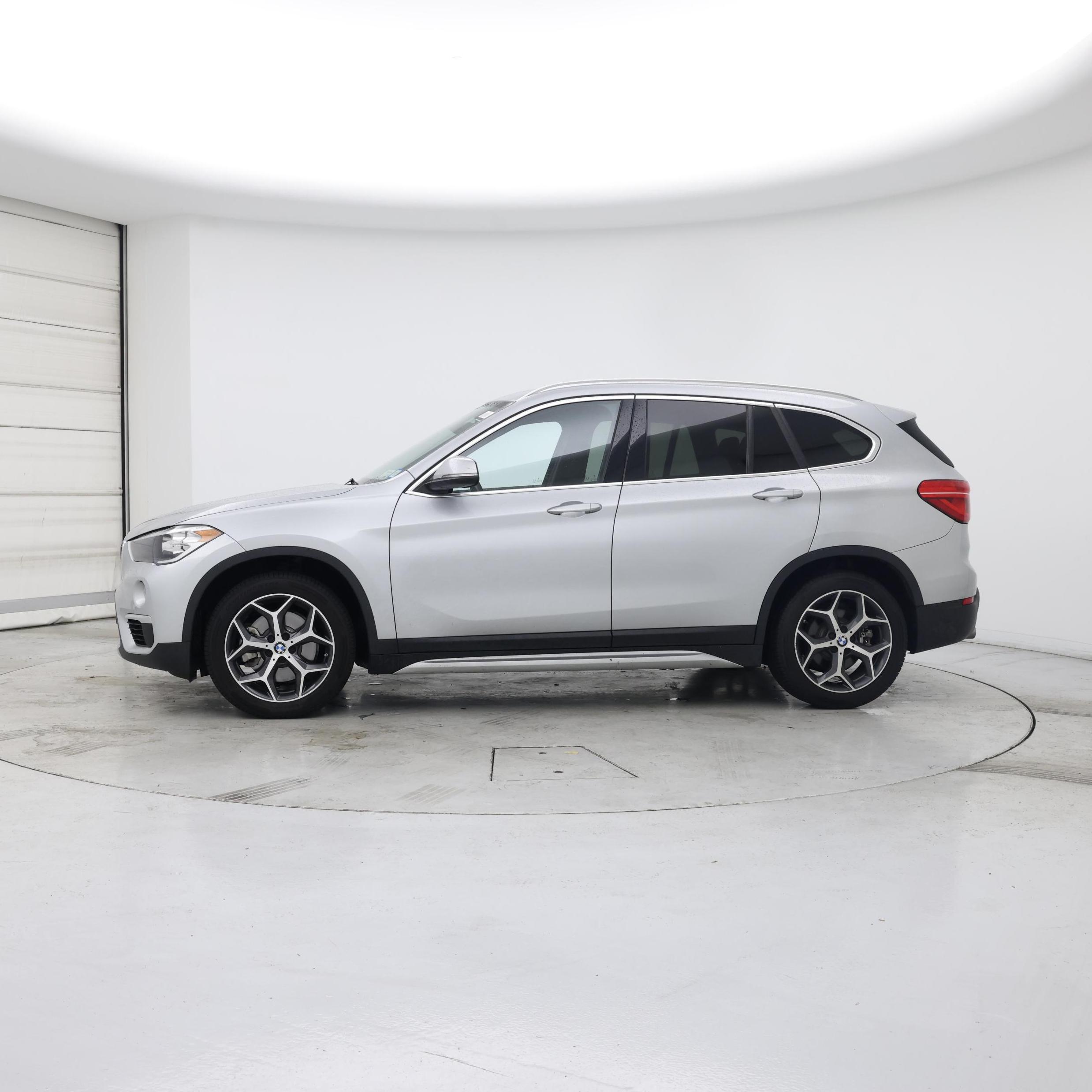Thumbnail: 2018 BMW X1 - 3