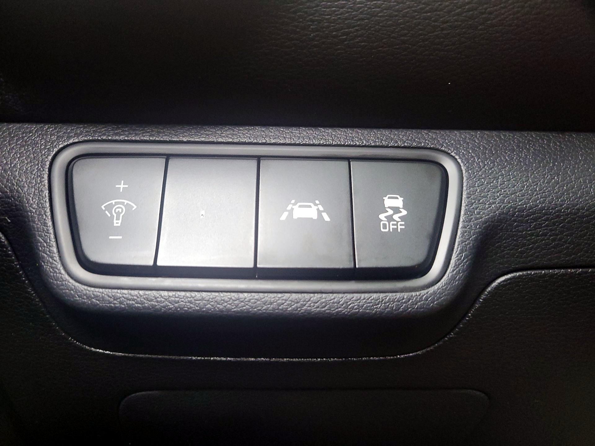 Thumbnail: 2019 Kia Forte - 13