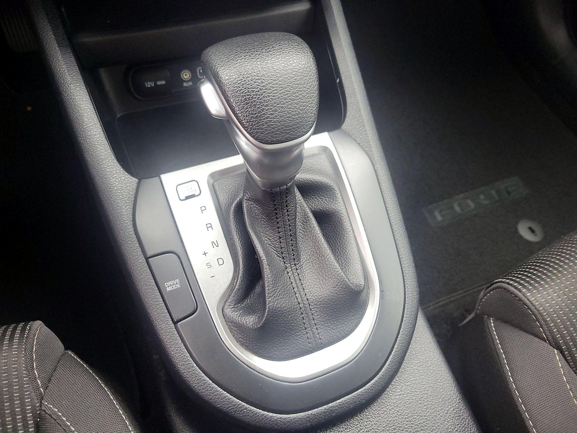 Thumbnail: 2019 Kia Forte - 17