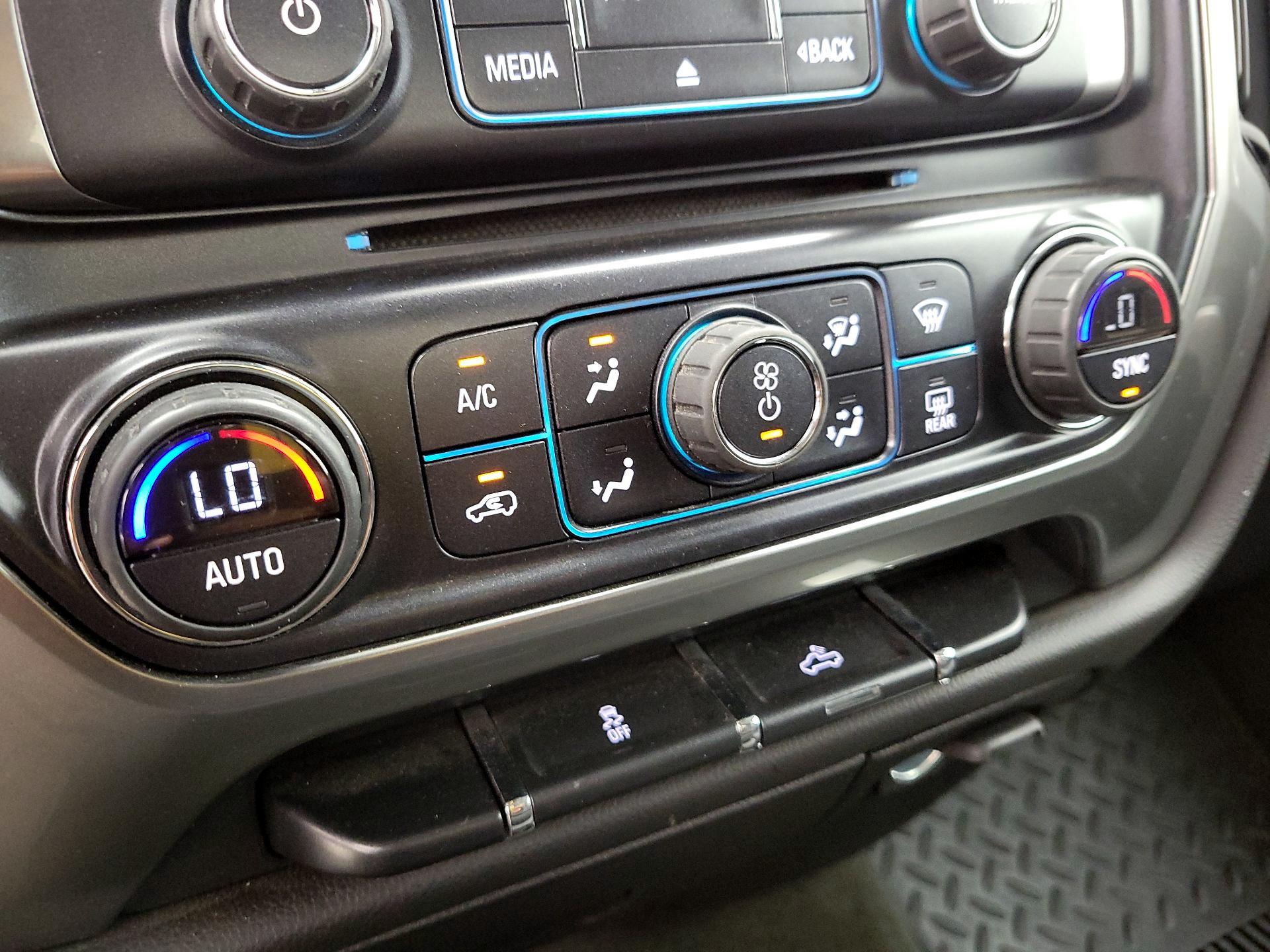 Thumbnail: 2016 Chevrolet Silverado 1500 - 17