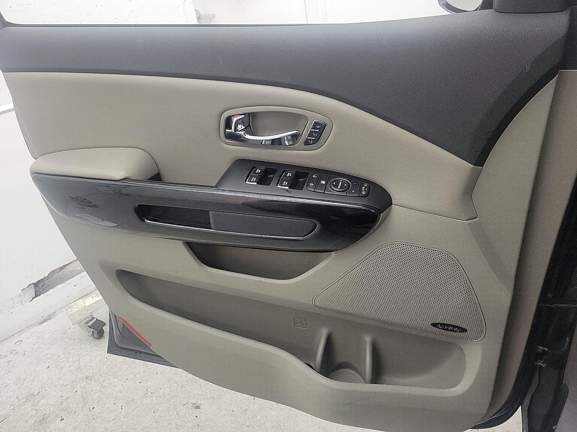 Thumbnail: 2017 Kia Sedona - 12