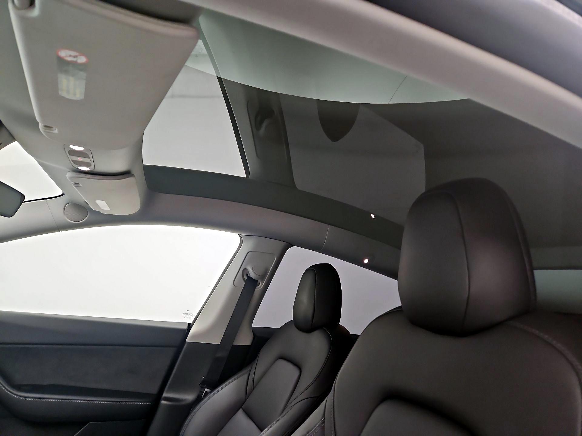 Thumbnail: 2022 Tesla Model Y - 17