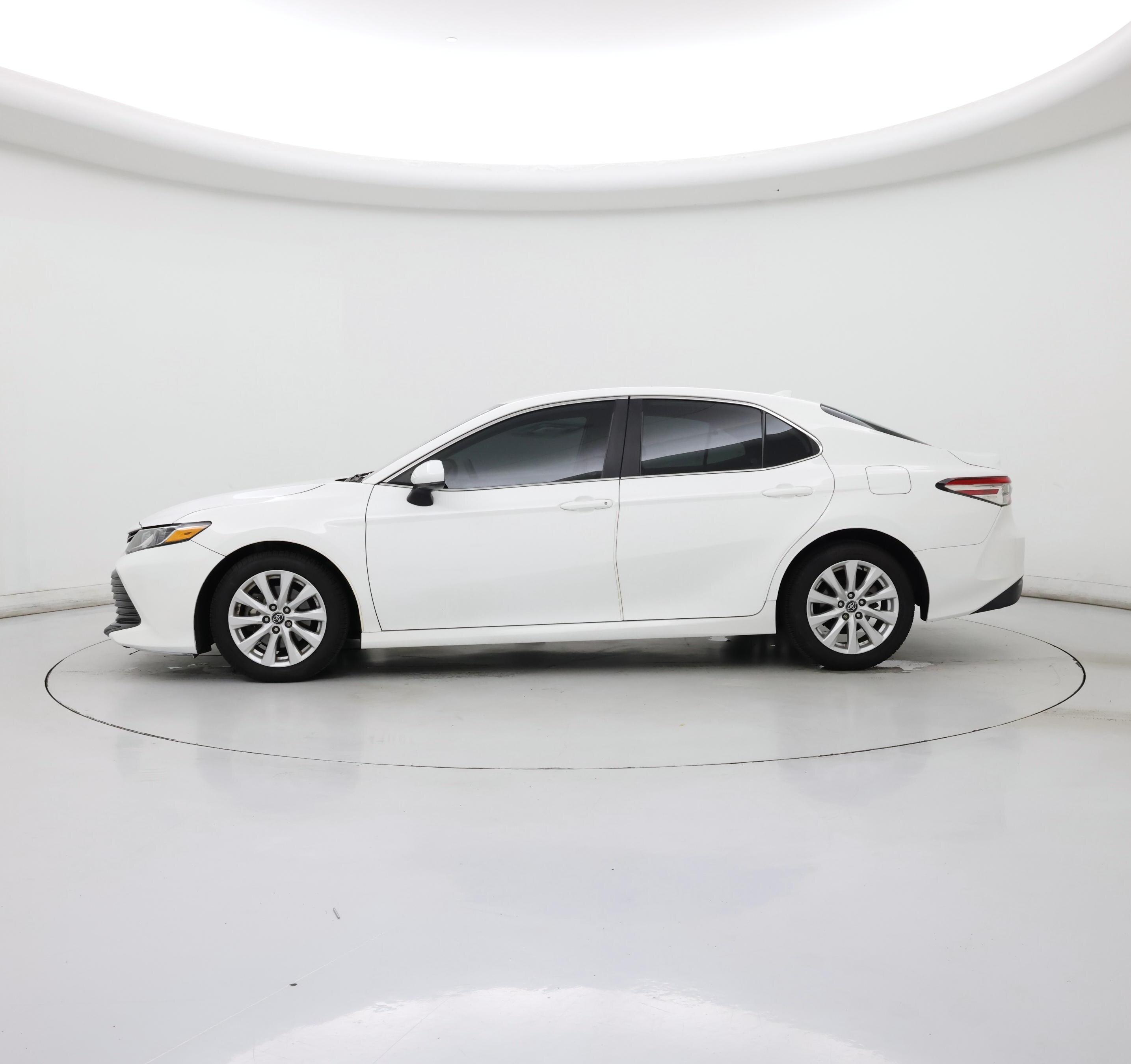 Thumbnail: 2020 Toyota Camry - 3