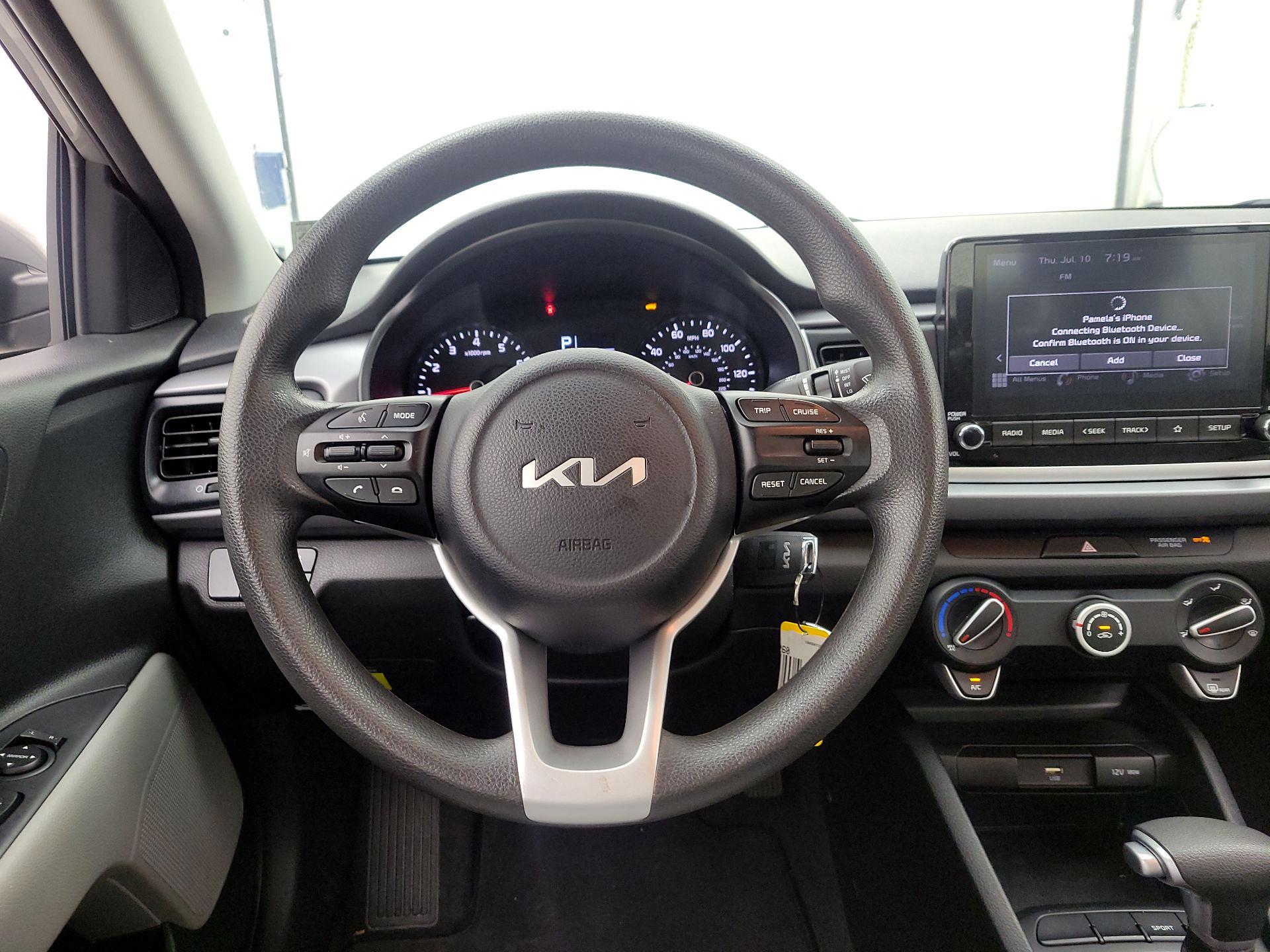 Thumbnail: 2023 Kia Rio - 10
