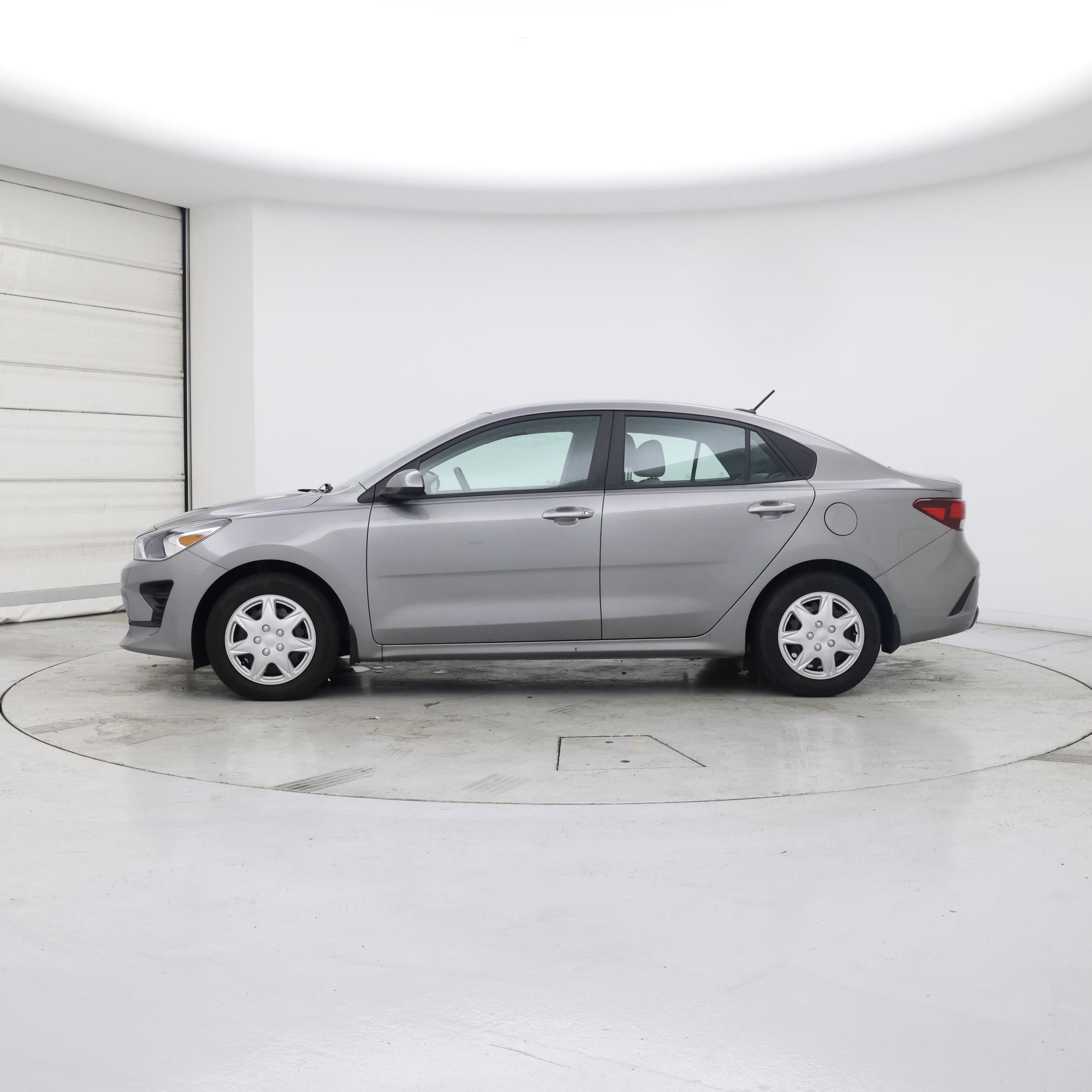 Thumbnail: 2023 Kia Rio - 3